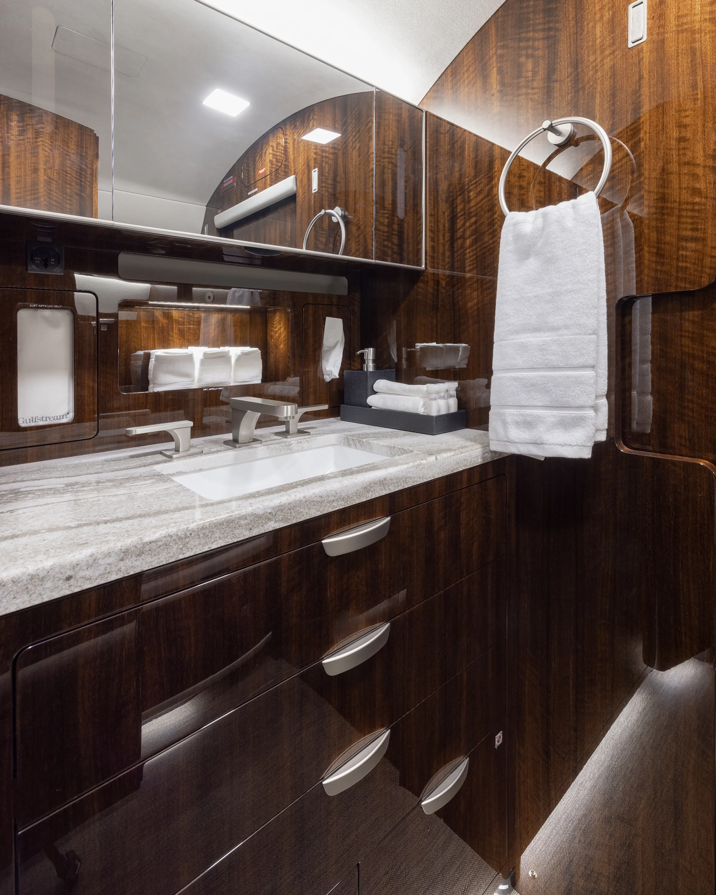 g500_sn72060_fg_17.webp
