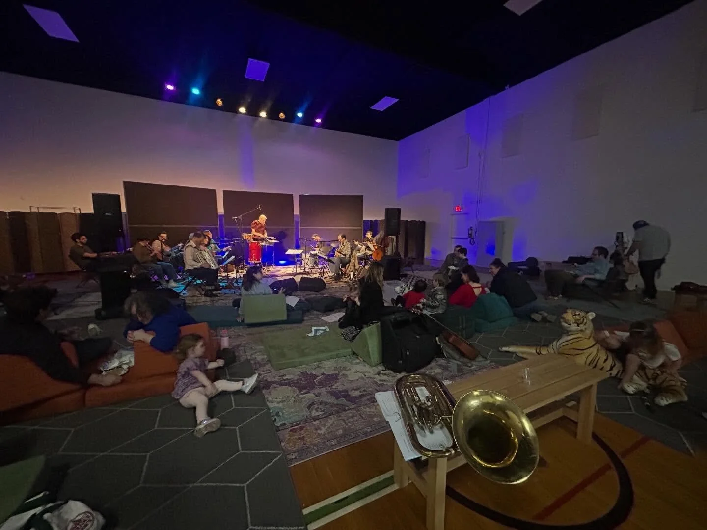 We had a wonderful afternoon jamming with you all at Hootenanny!! Thanks for joining us 🎶☀️ and thanks to @healingforcerecords for the music fun and support!

Special shout out to @officialtomatopiepizzajoint for pizza and @thegreyhoundbarandgrill a