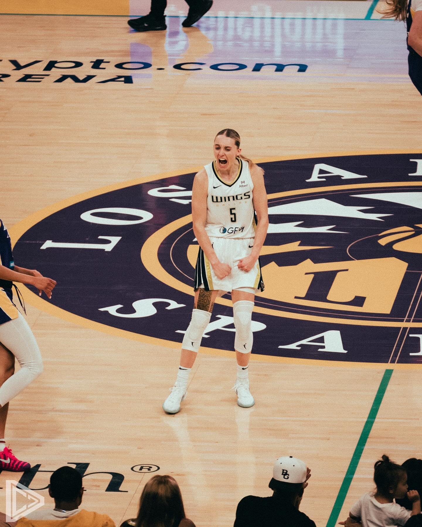Paige Bueckers put on one of the most historic rookie performances in WNBA history, scoring 44 points in the Dallas Wings&rsquo; 81&ndash;80 loss to the Los Angeles Sparks. The No. 1 overall pick went 17-of-21 from the field, including 4-of-4 from th