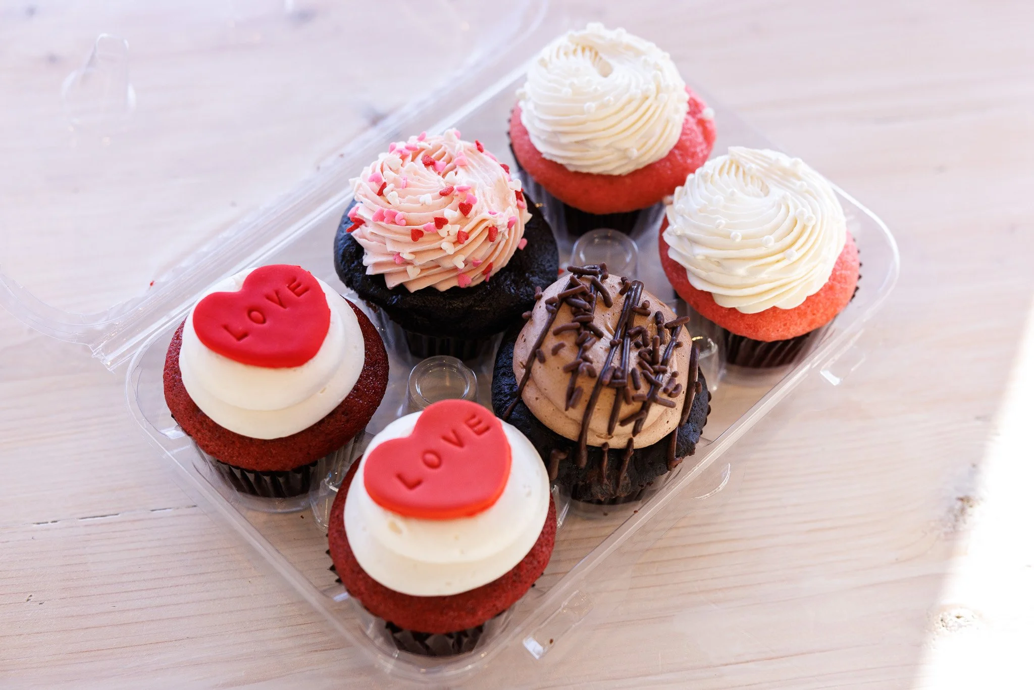 1/2 dozen Valentines cupcake box (pickup only)