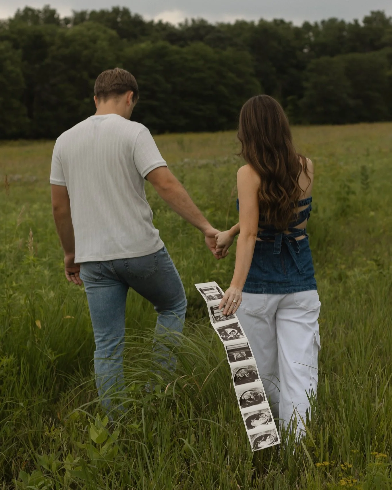 session giveaway!!! ✨🎞️

I want to tell your love story. 🤍 I&rsquo;m giving away one FREE engagement or maternity session!

How to Enter:
1️⃣ Like this post
2️⃣ Tag two friends in the comments
3️⃣ Follow @allisonhalephotography 

🌟 BONUS Entry: Sh