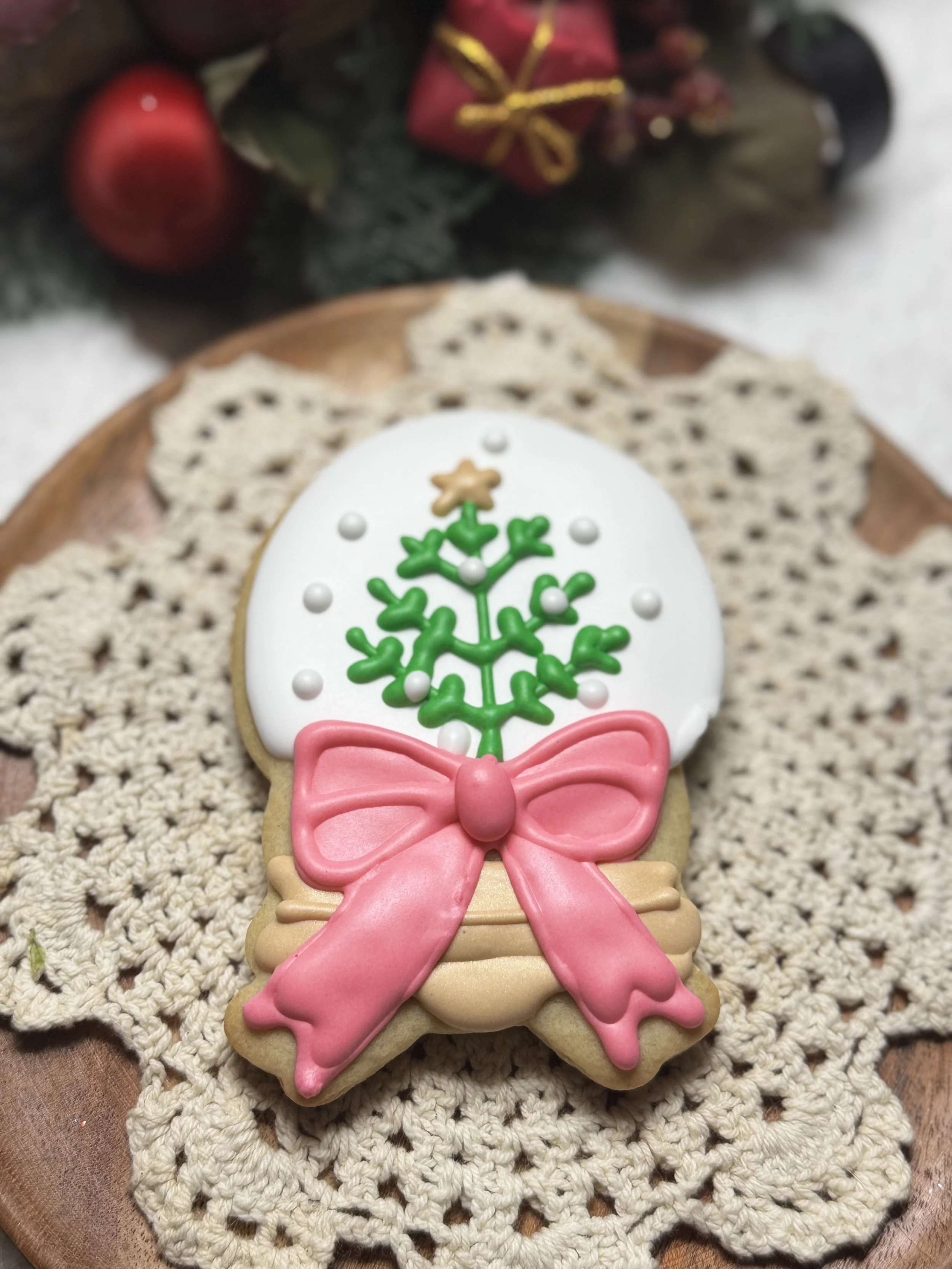 Snowy Wishes Snow Globe Sugar Cookie