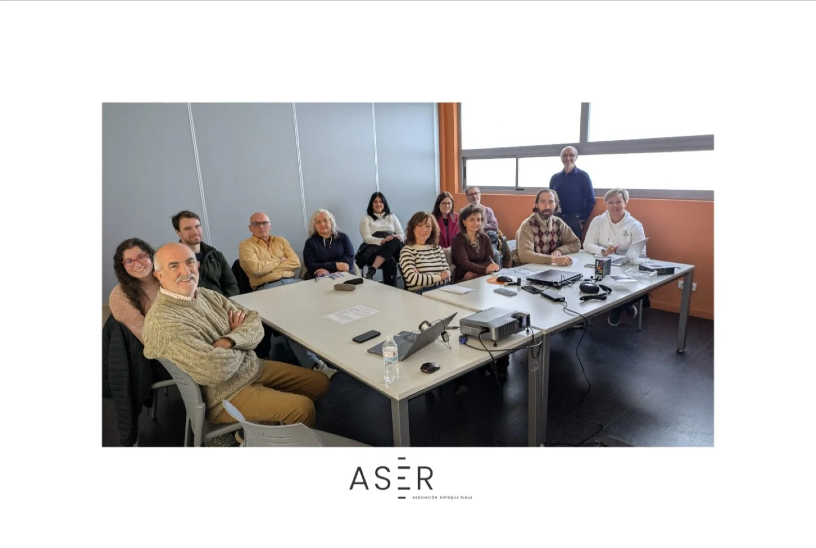 🟣✨ Formaci&oacute;n y comunidad en ASER Enfoque Rioja ✨🟣

Este finde hemos disfrutado de una s&uacute;per sesi&oacute;n con nuestro compa&ntilde;ero Miguel Ortiz, que nos ha ense&ntilde;ado a sacar partido al nuevo calibrador de color de la asociac