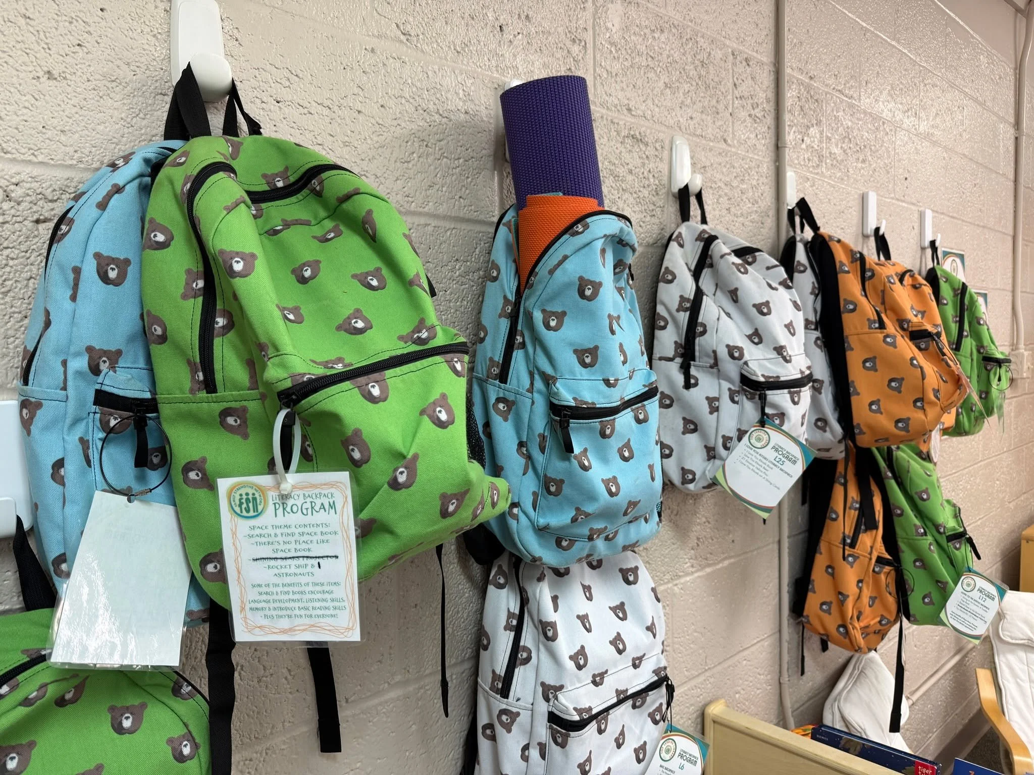 March is #NationalReadingMonth!
Did you know FSN has Literacy Backpacks to lend families with young children? As part of our Toy Lending Library, these themed backpacks can be checked out for two weeks at a time (for free!).
Each backpack holds one o
