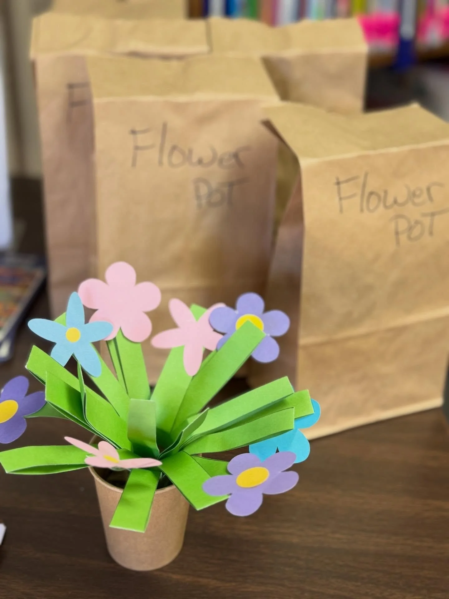 FSN has some take home craft kits for spring break! Pick them up today (Friday) before 1 PM, while supplies last.