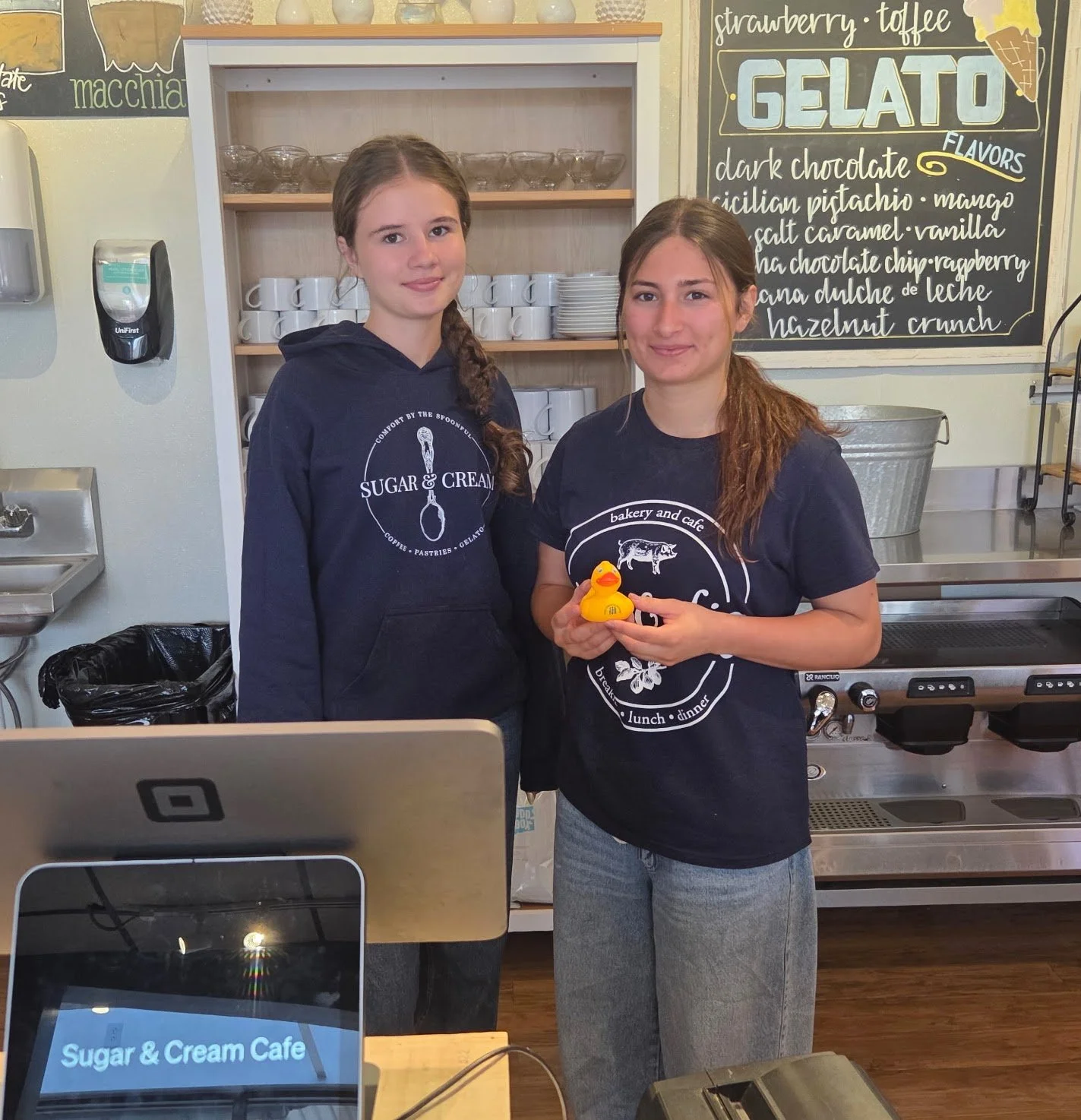 Might as well grab a tasty gelato or baked good when you bring your kiddos in to find the FSN duck at @sugarcreamcafe or their sister store in White Rock, @pigandfigcafe!
Just now hearing about the Rubber Duck Hunt? Get a sheet from FSN during open h