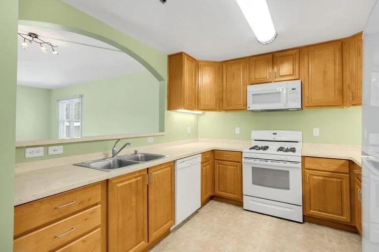 Kitchen in Amistad Apartment 201