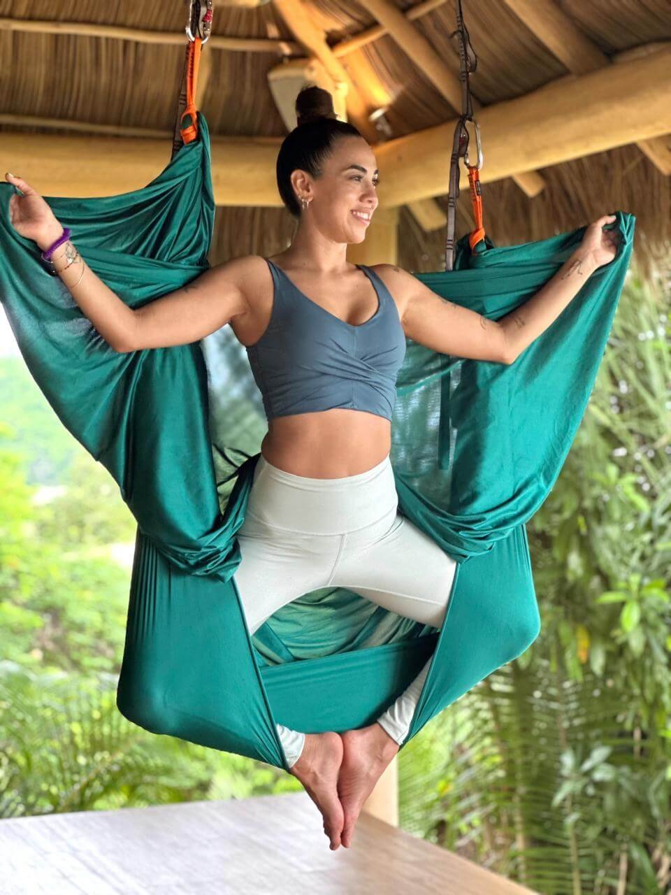 Yoga Aéreo Acrobático y Dinámico