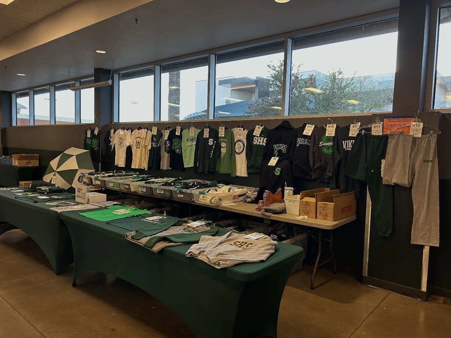 New spirit wear was revealed at our Homecoming Tailgate!! Did you pick up anything? If not and want to, drop us a comment below where you would like to see the VPC selling spirit wear! 💚🤍