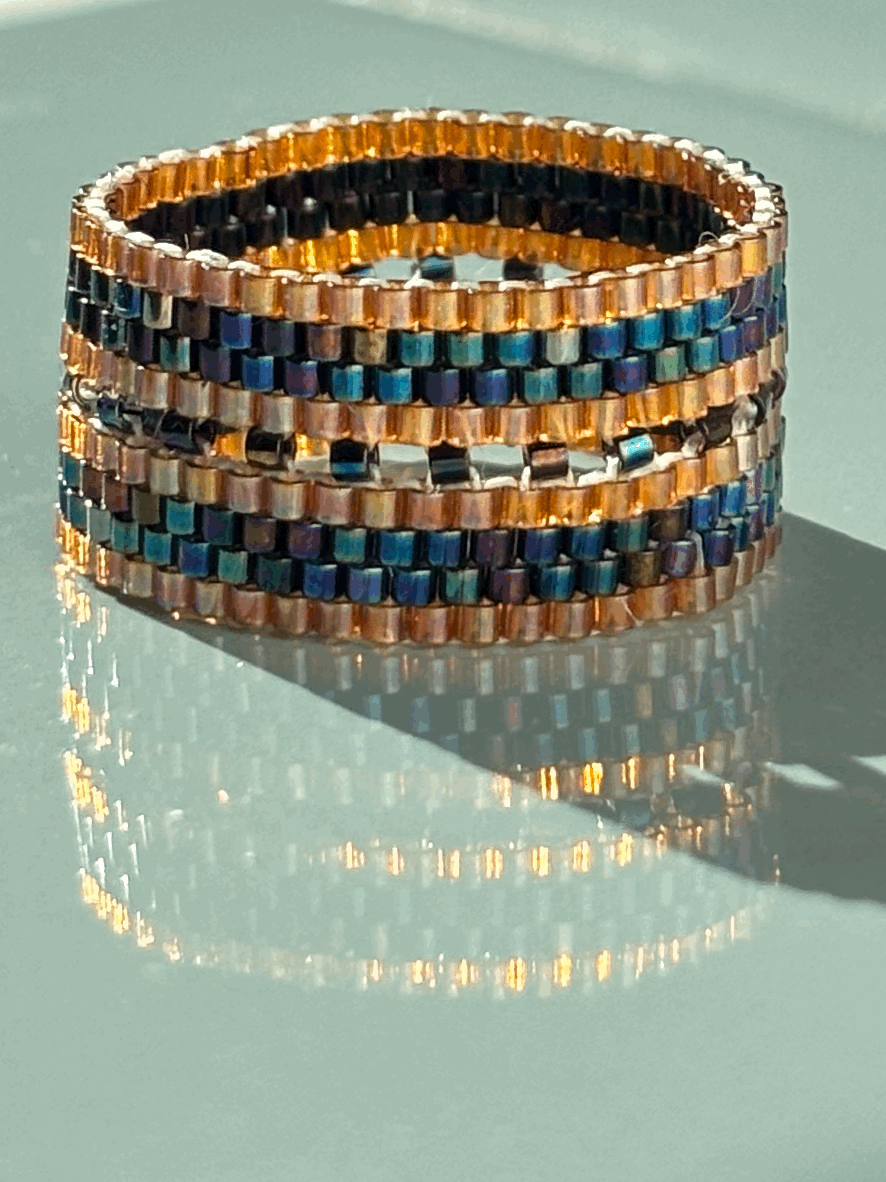 Front view of the Mirror Stacked Mango Black Rainbow