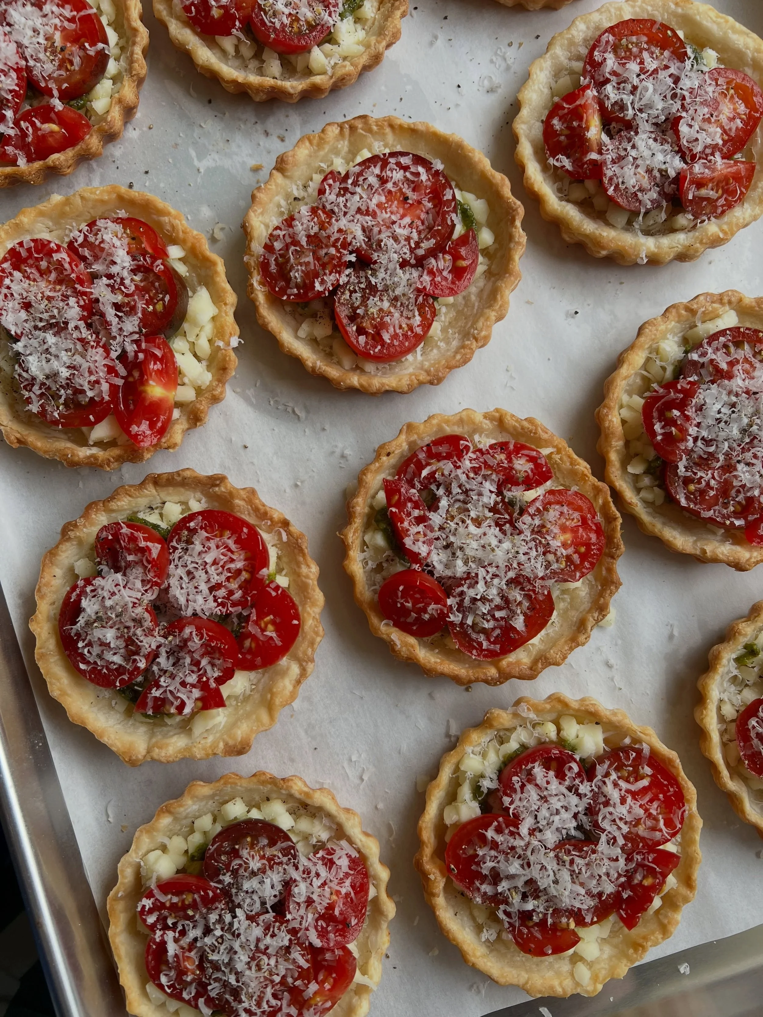 Hi friends! Four updates &amp; an afterthought for you.

1. This is the very last market (until further notice) for @zennfarm tomato tarts. They were super gracious in sharing the last of the harvest with us &amp; I feel lucky to even have them this 