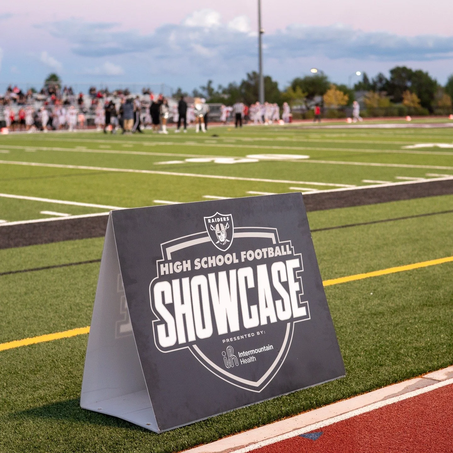 Thank you to the Las Vegas Raiders &amp; High School Football Showcase for coming out, meeting with the fans and giving out swag. Thank you to Raiders Alumni, Leo Gray for taking pictures and signing autographs. And a big Thank You to Raiderette, Isa
