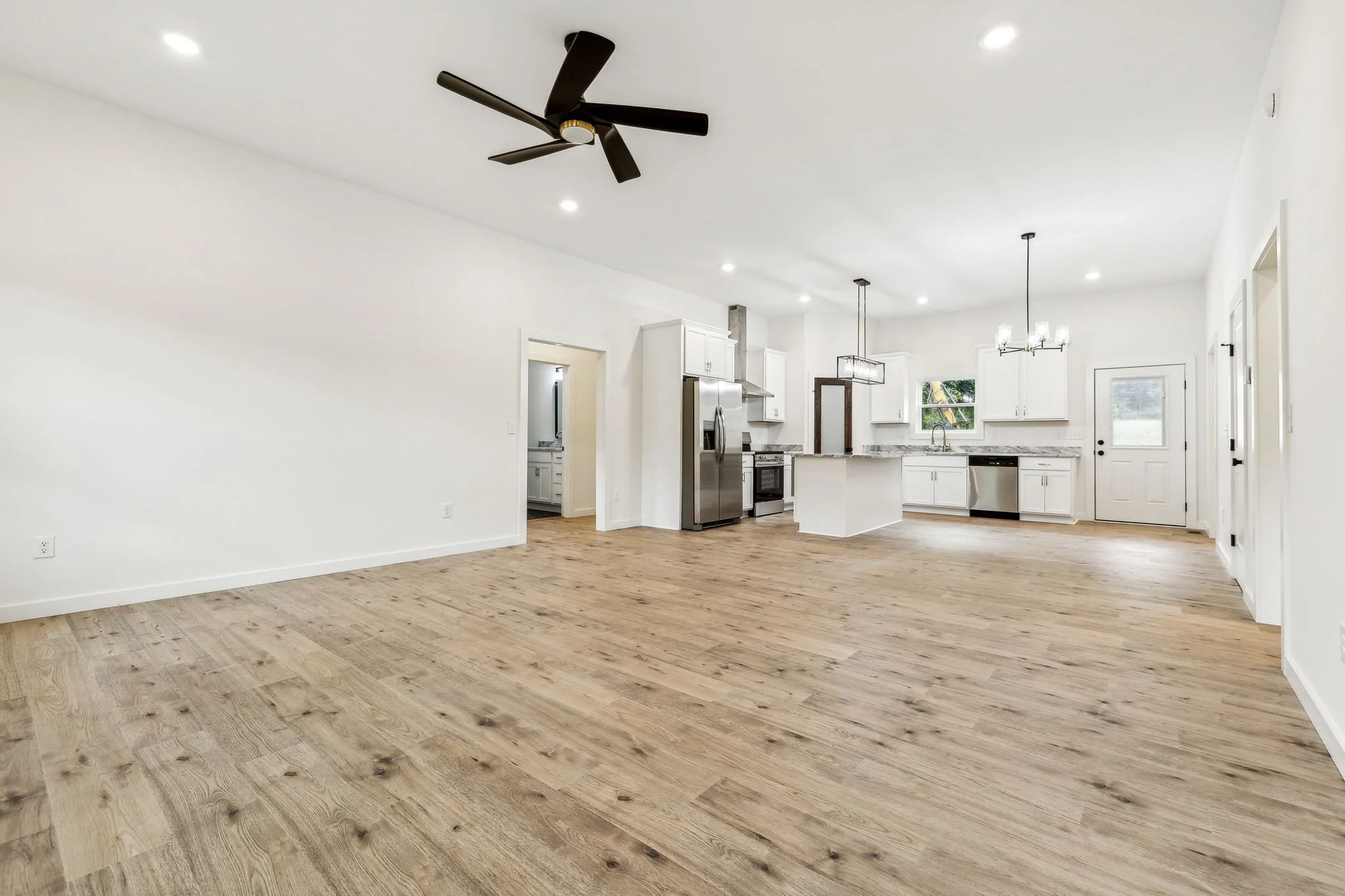 6-web-or-mls-248 Beech Hill Ln - 006.jpg