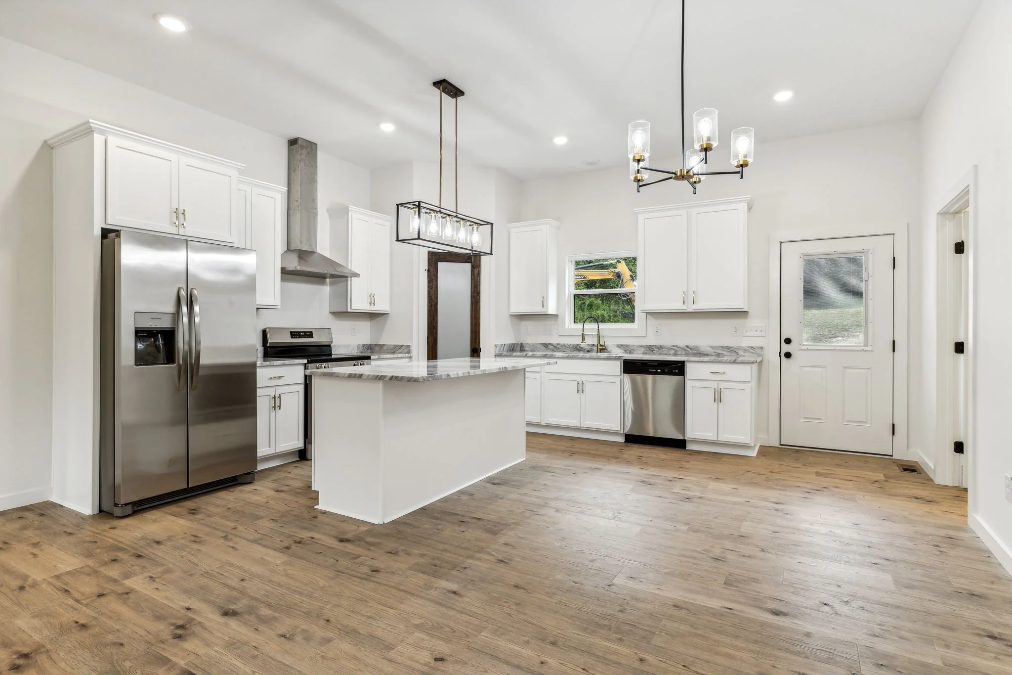 10-web-or-mls-248 Beech Hill Ln - 010.jpg