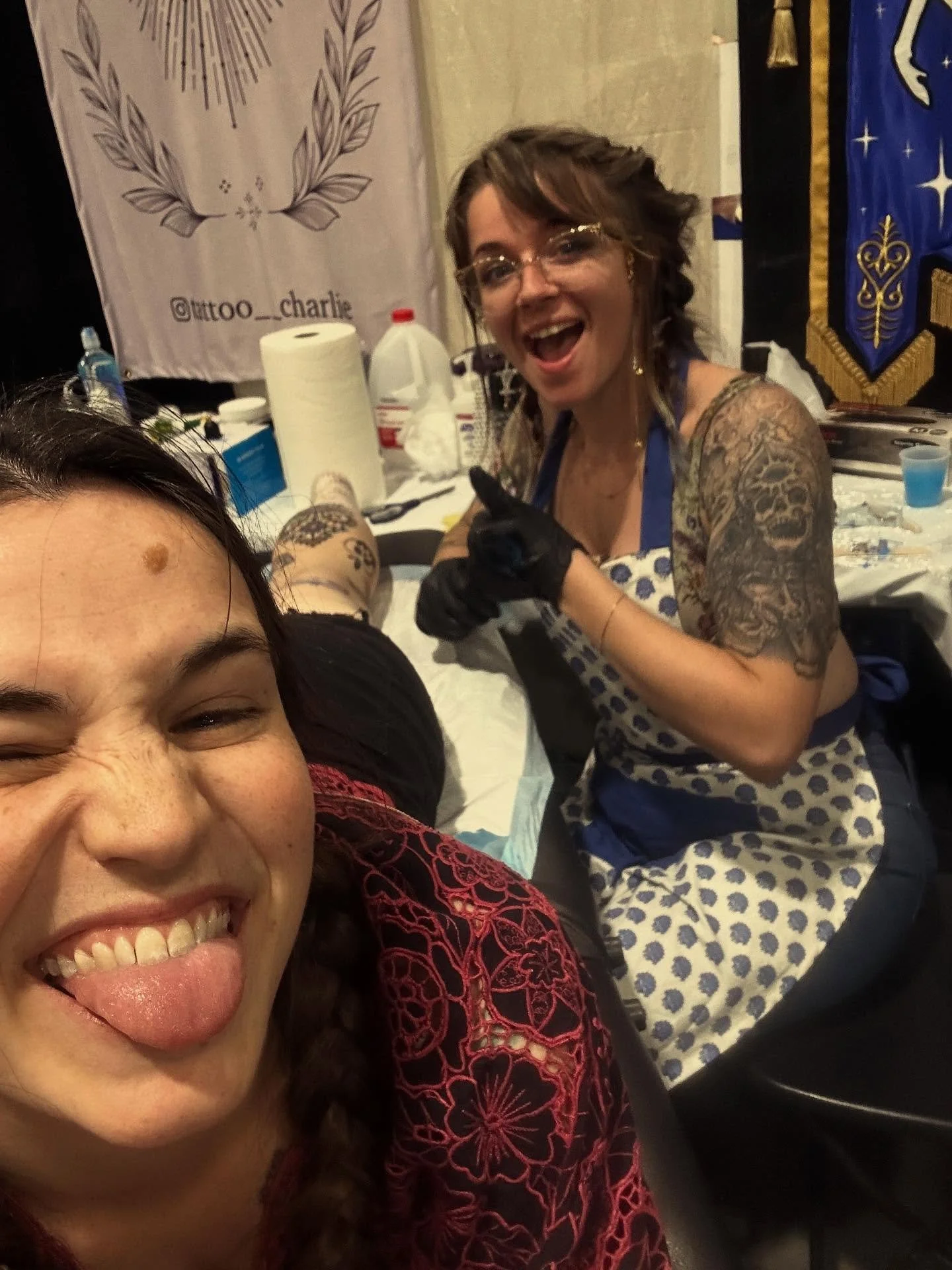 Went to the Milwaukee Tattoo Fest that Villain Arts hosted! It was invigorating to be in that environment with all the machines whirring and people talking and art everywhere. I got tattooed by the lovely @fly.creek.ink with the cutest little jackalo