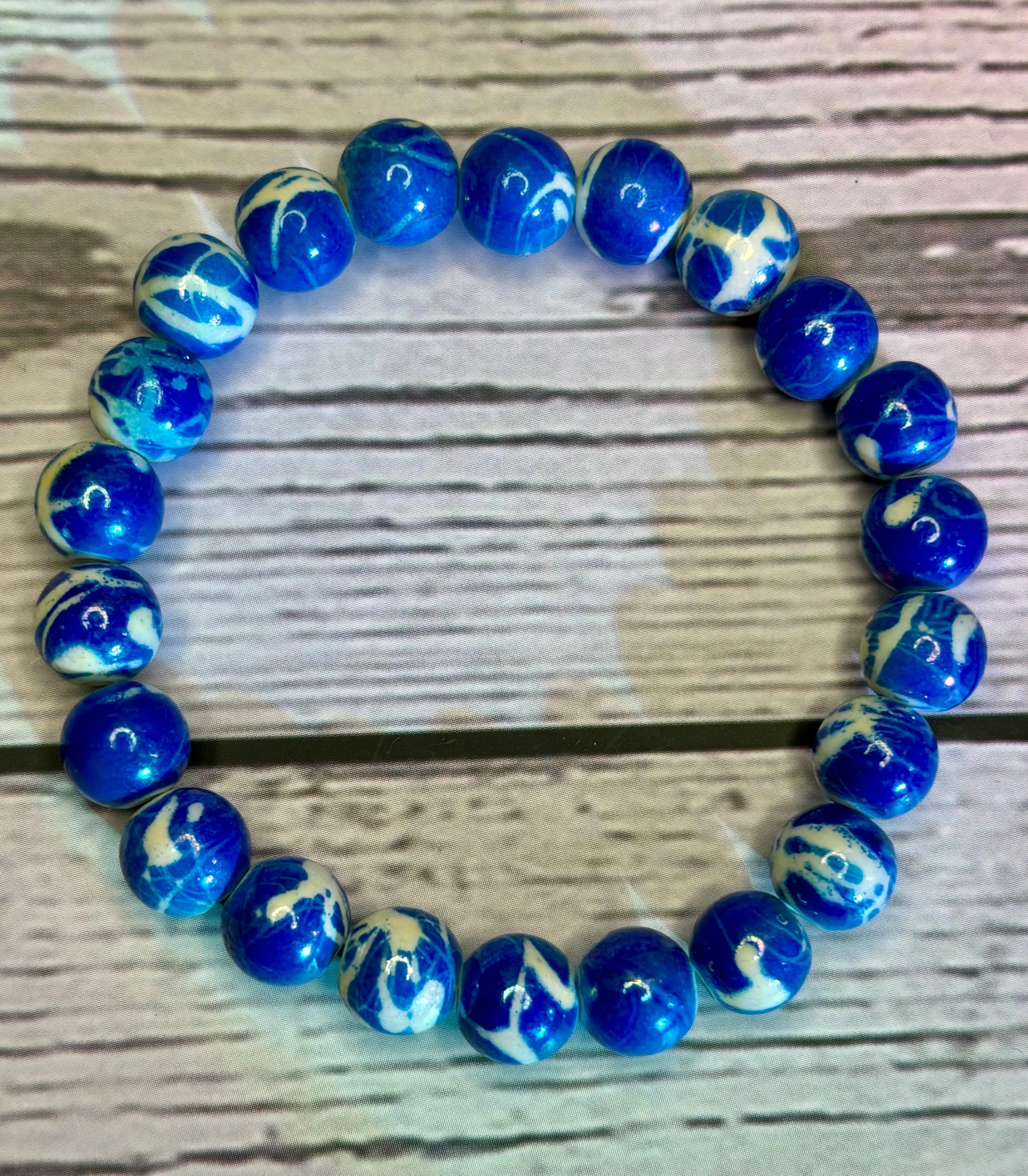 blue and white bead bracelet2.jpg