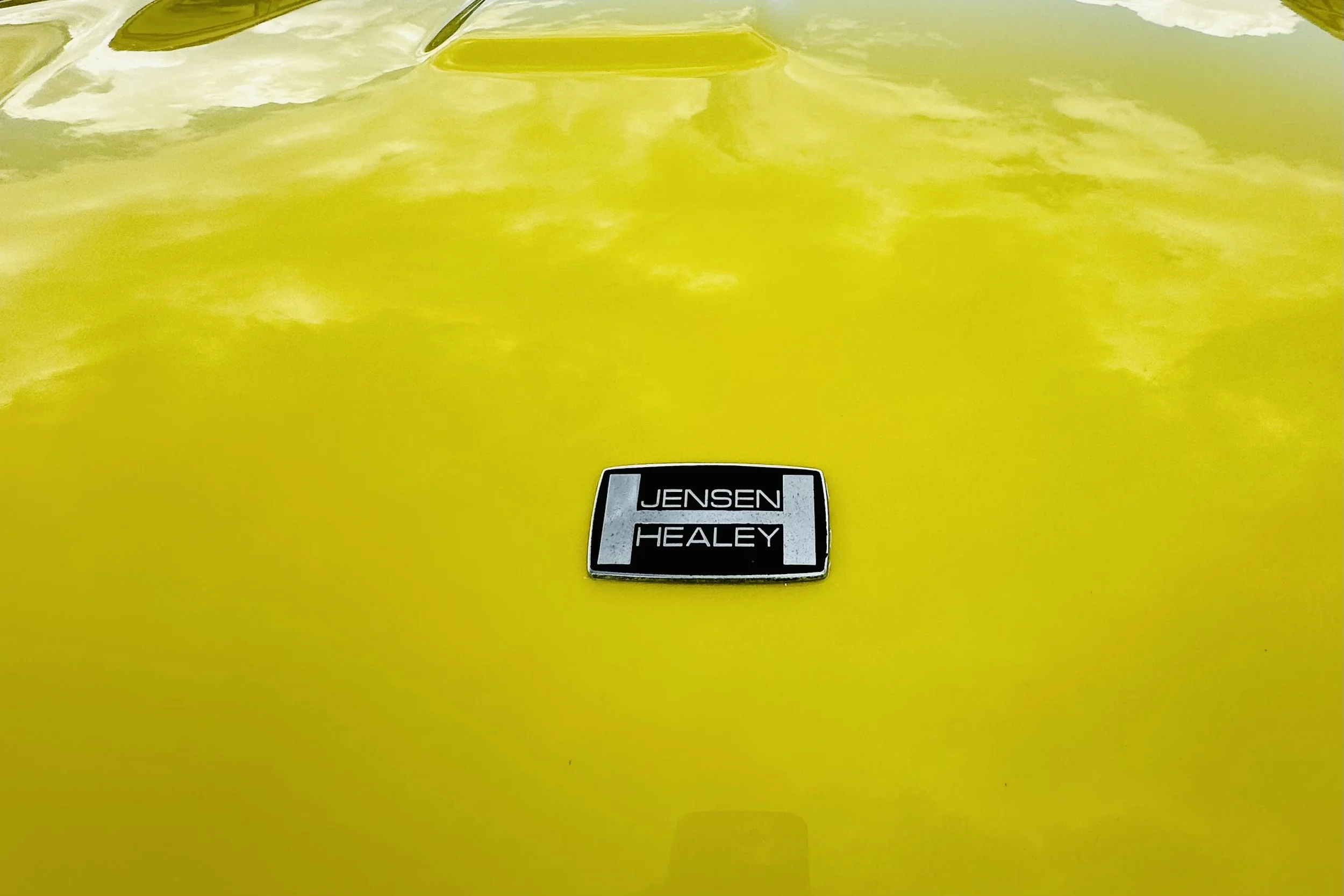 Selling Your Classic Car with Us: The Consignment Advantage