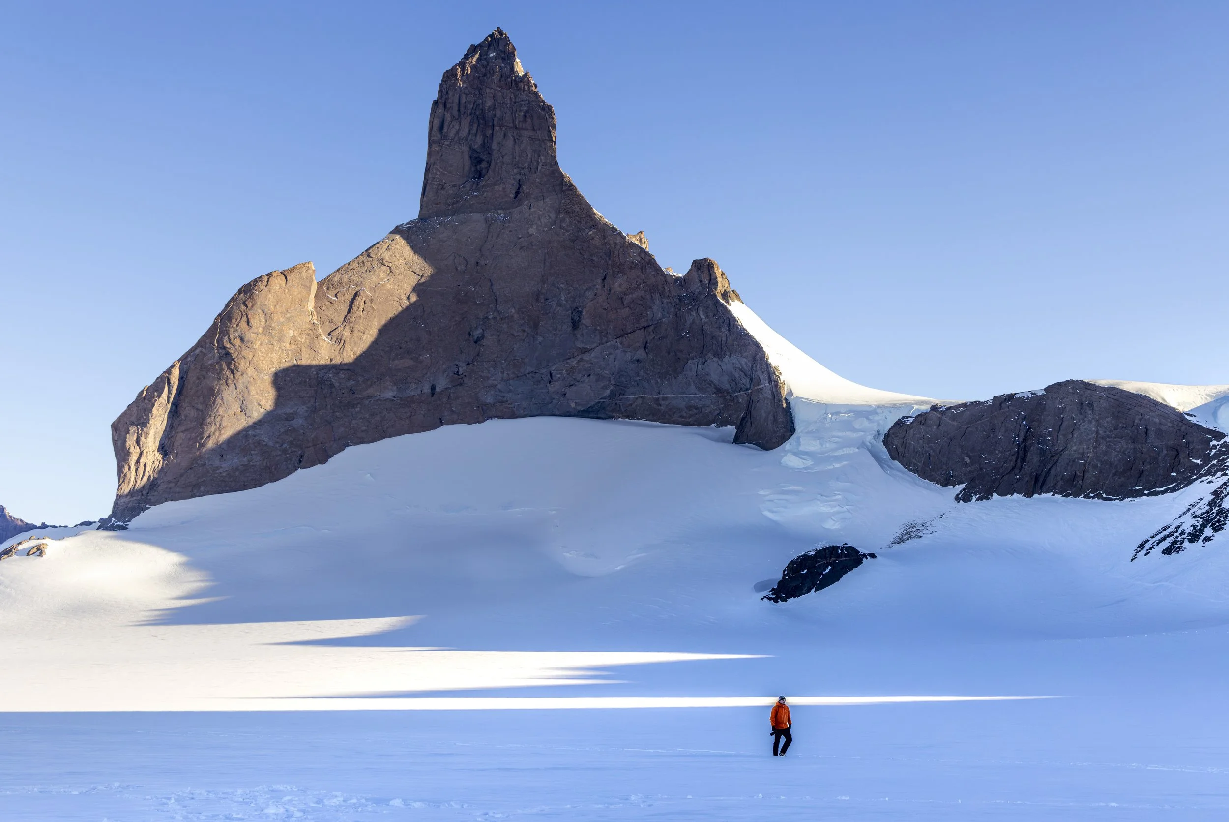 Ulvetanna Peak (2,931m), Drygalski Mountains