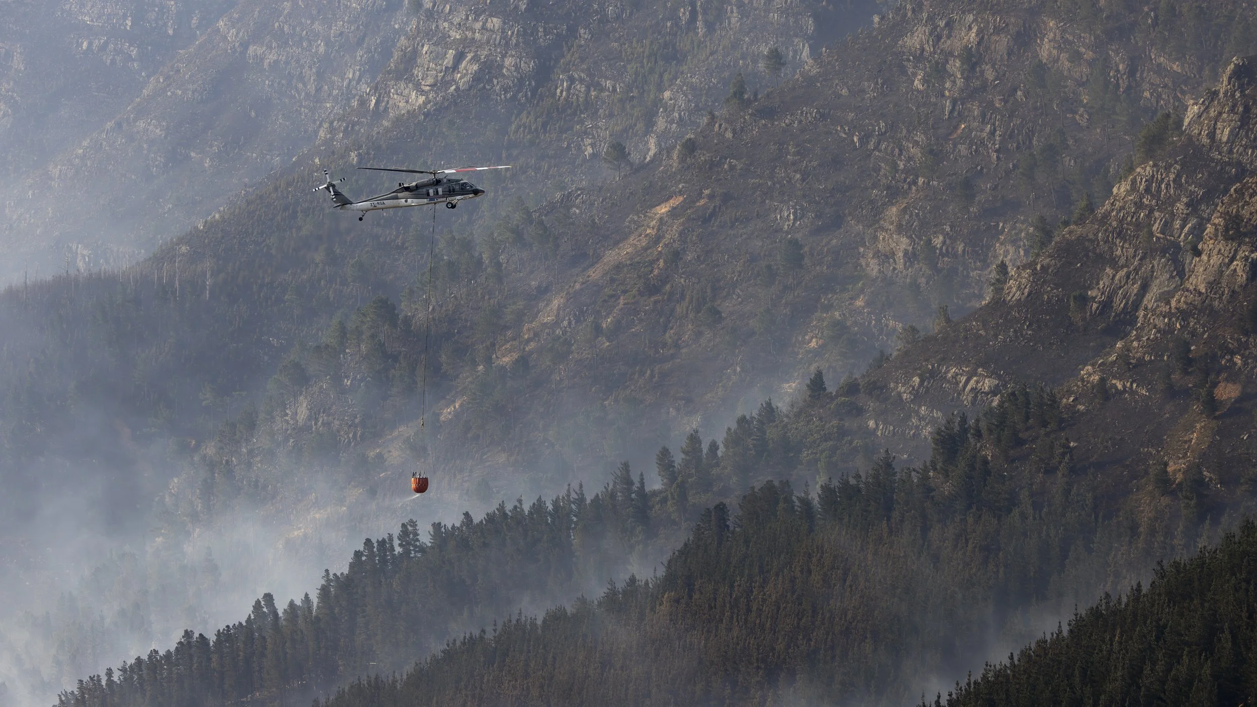 UH-60A "Blackhawk" - Franschhoek wildfires, Western Cape, South Africa