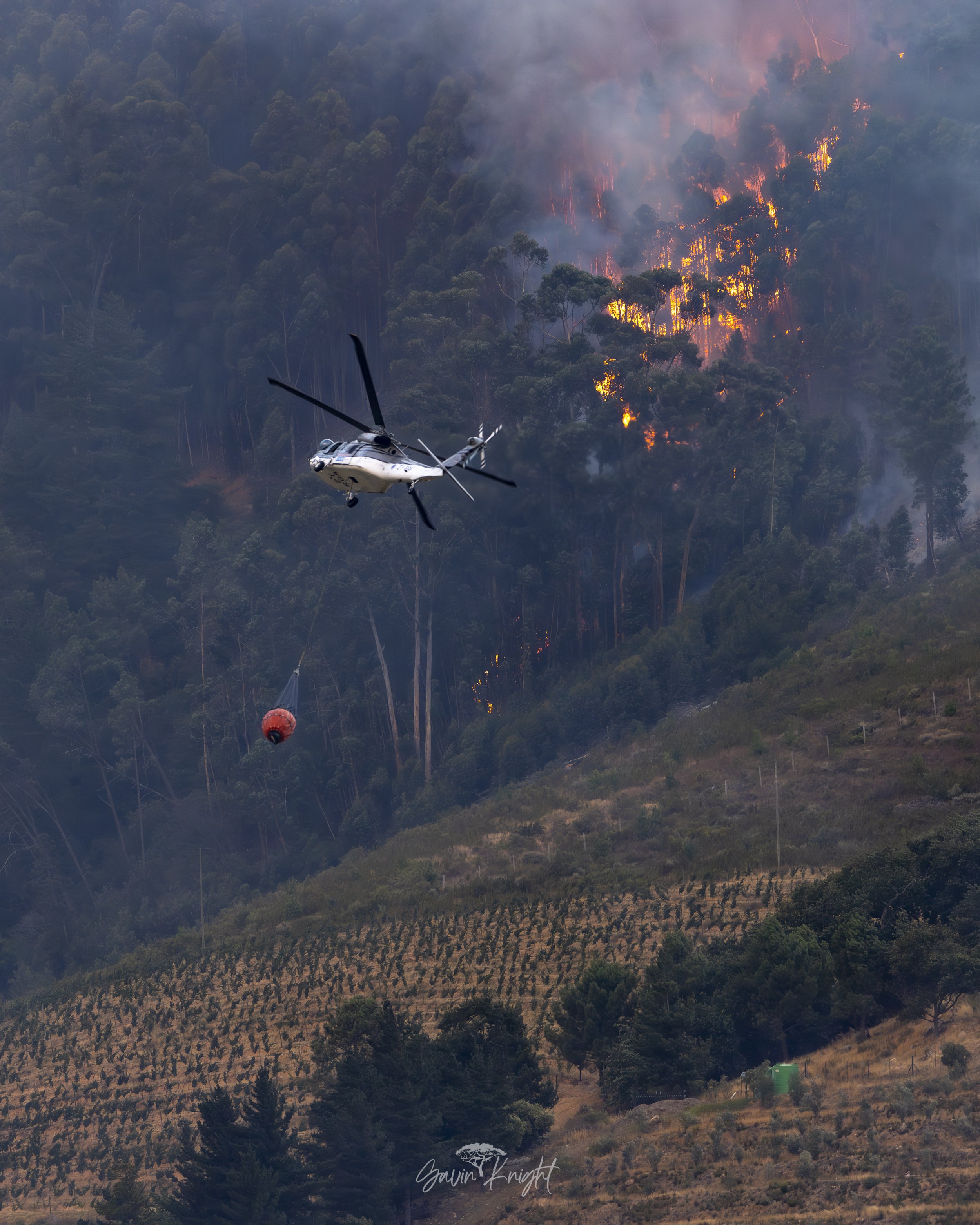 UH-60A "Blackhawk" - Franschhoek wildfires, Western Cape, South Africa