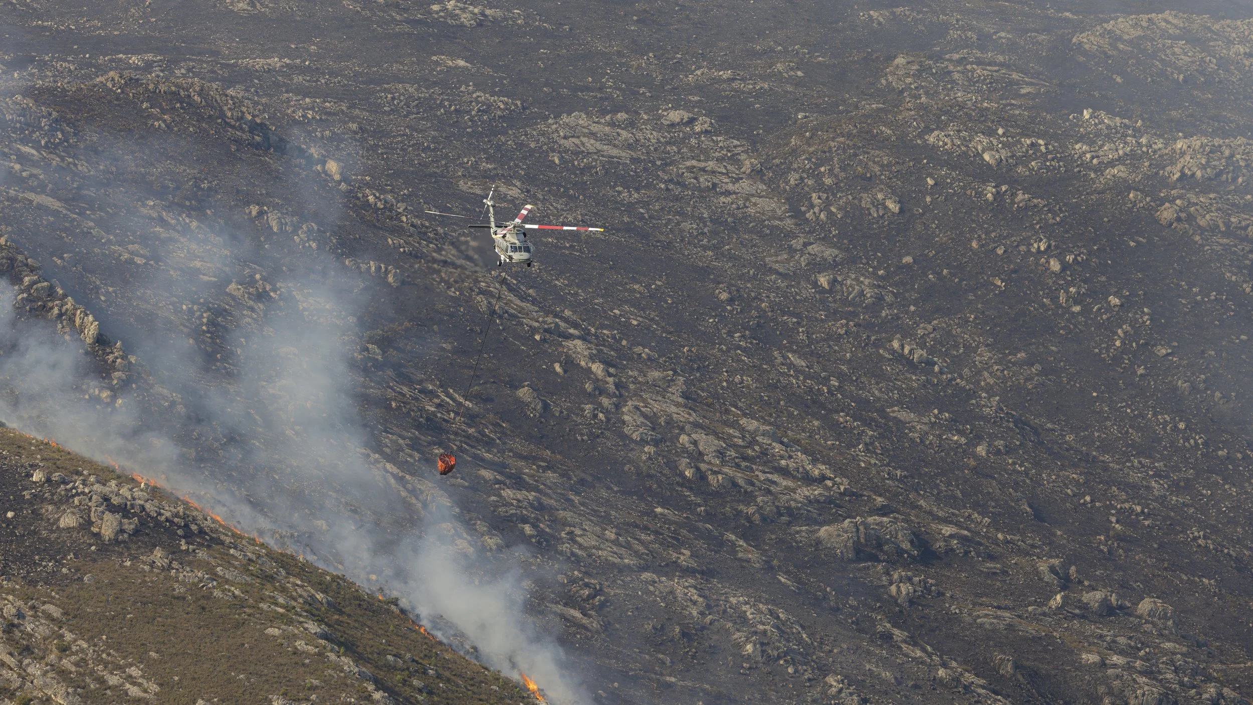 UH-60A "Blackhawk" - Franschhoek wildfires, Western Cape, South Africa 