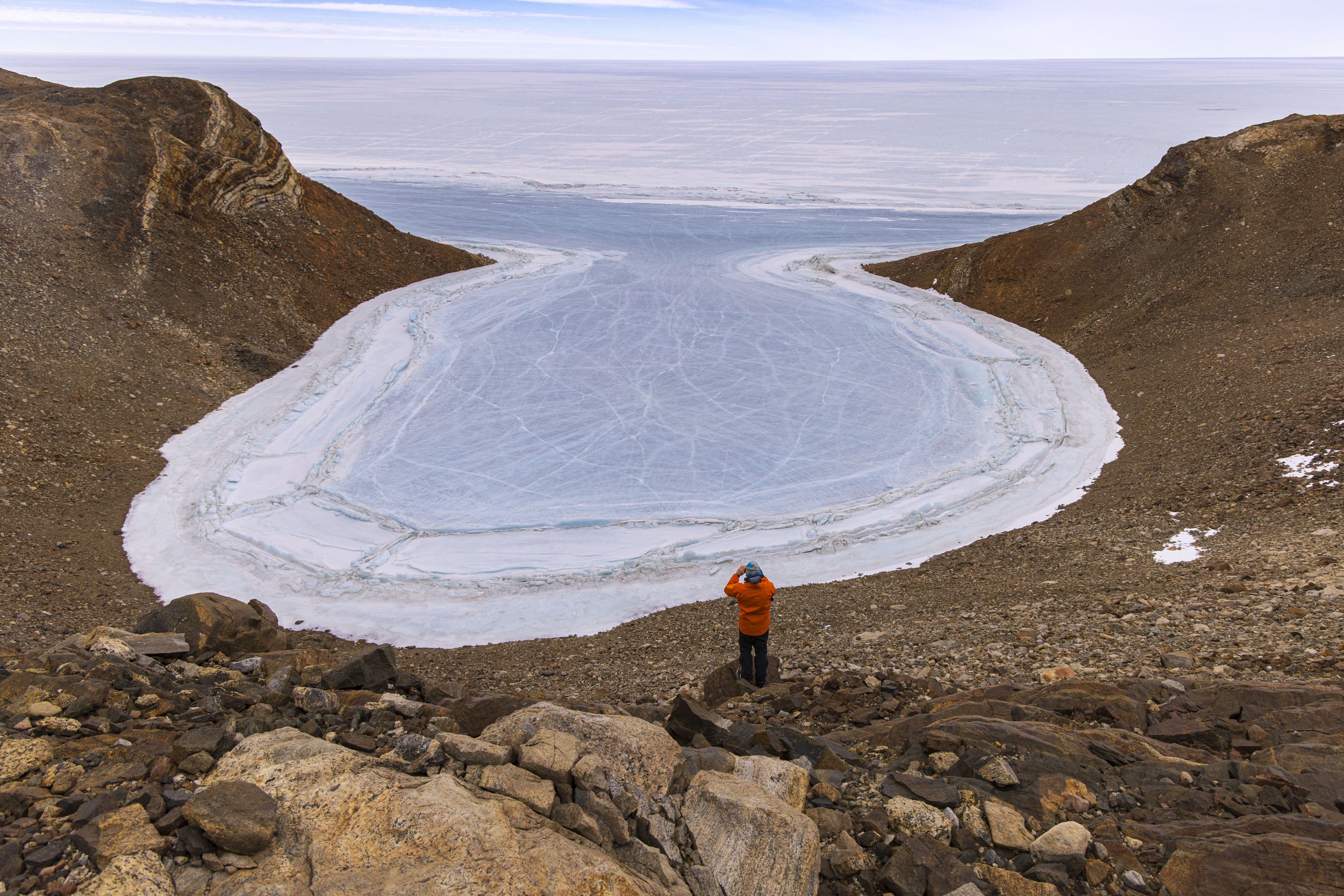 This omega-shaped lake located at the Schumacher Oasis near the Ultima Oasis Camp. 