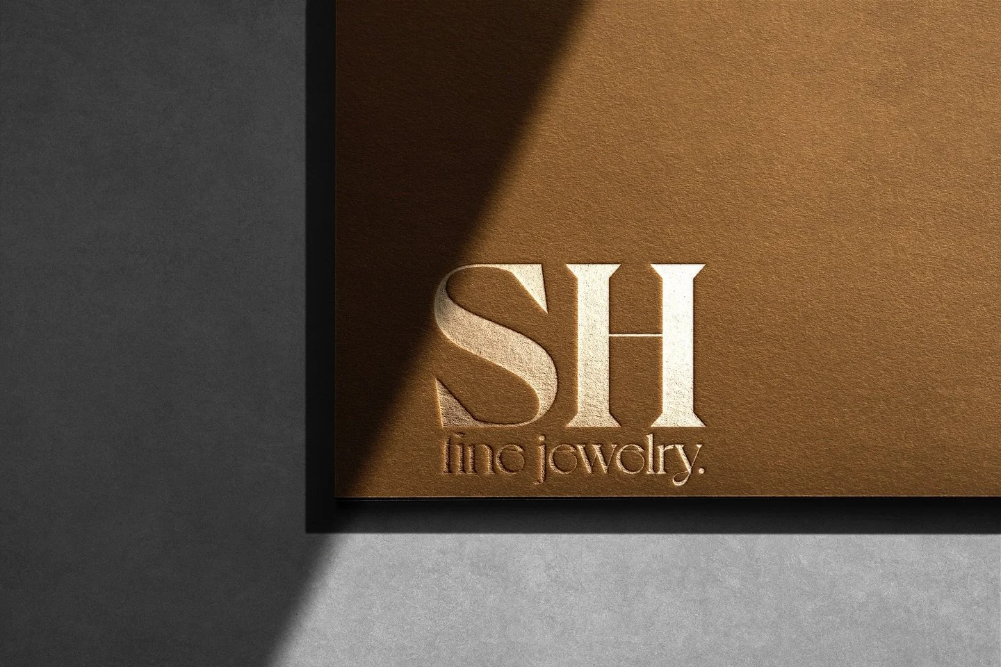 A mark of craftsmanship &mdash;
a reflection of light.
SH fine jewelry.