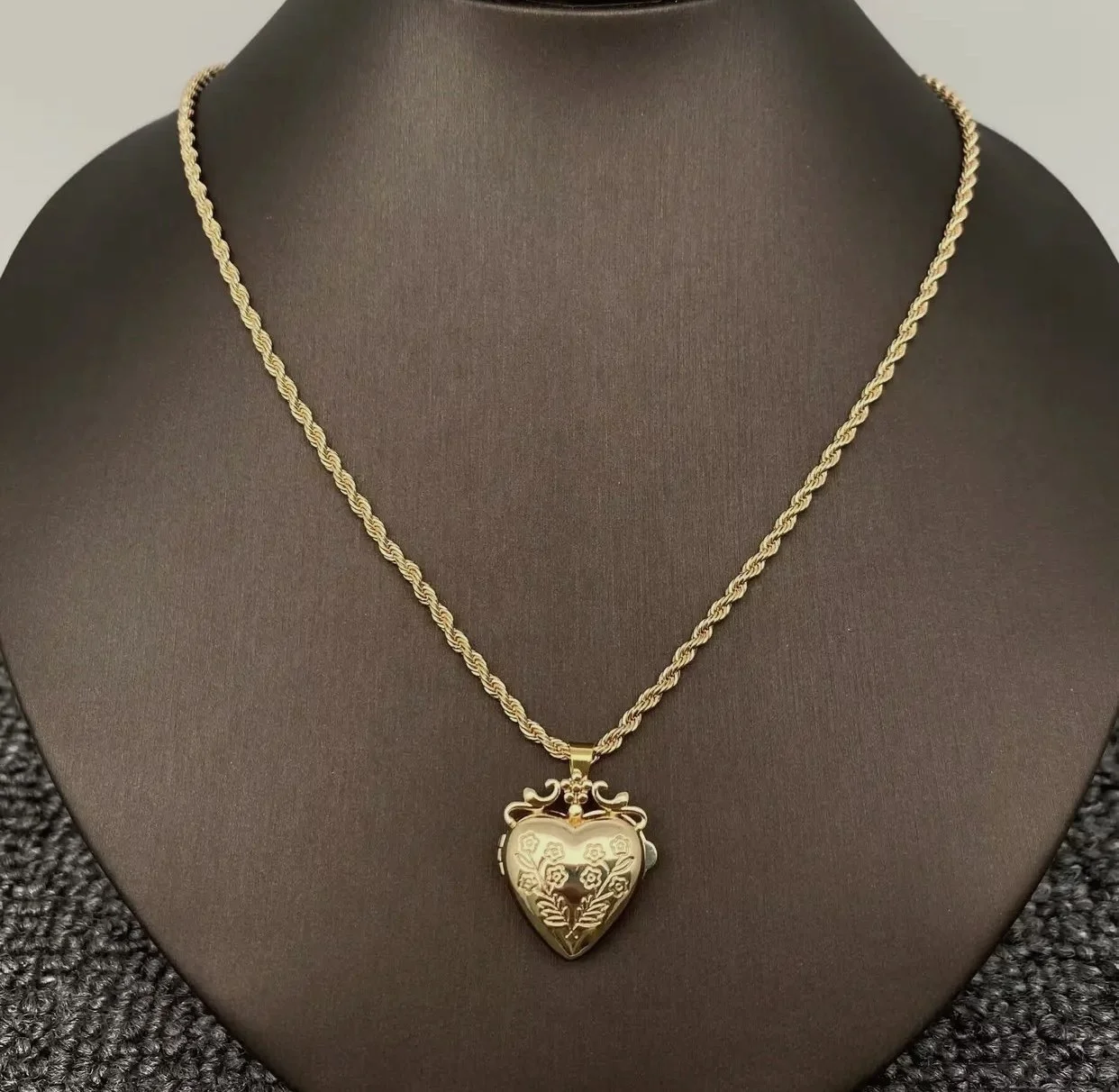 Heart Locket Necklace - 18k Gold Plated