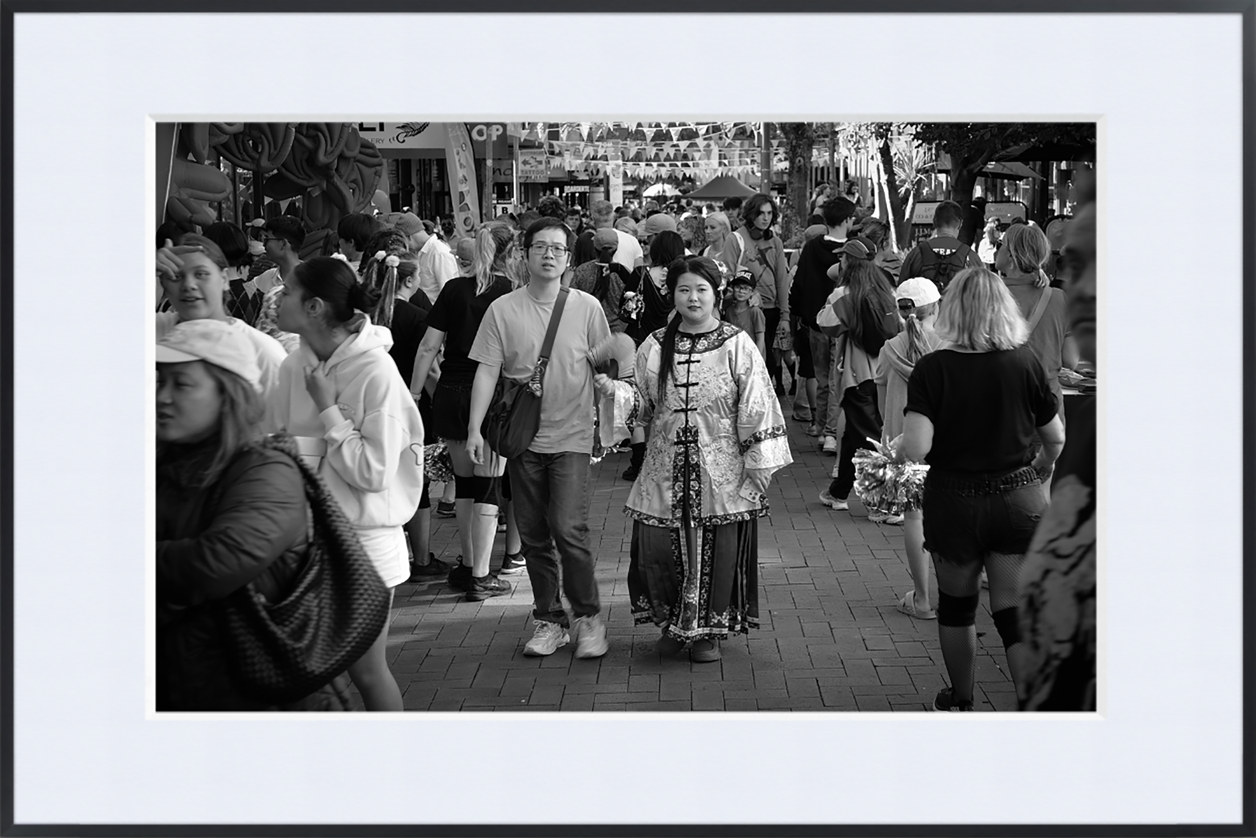 Cuba Dupa Couple Metal Thin Blk incl Matt (12 x 18 inch)