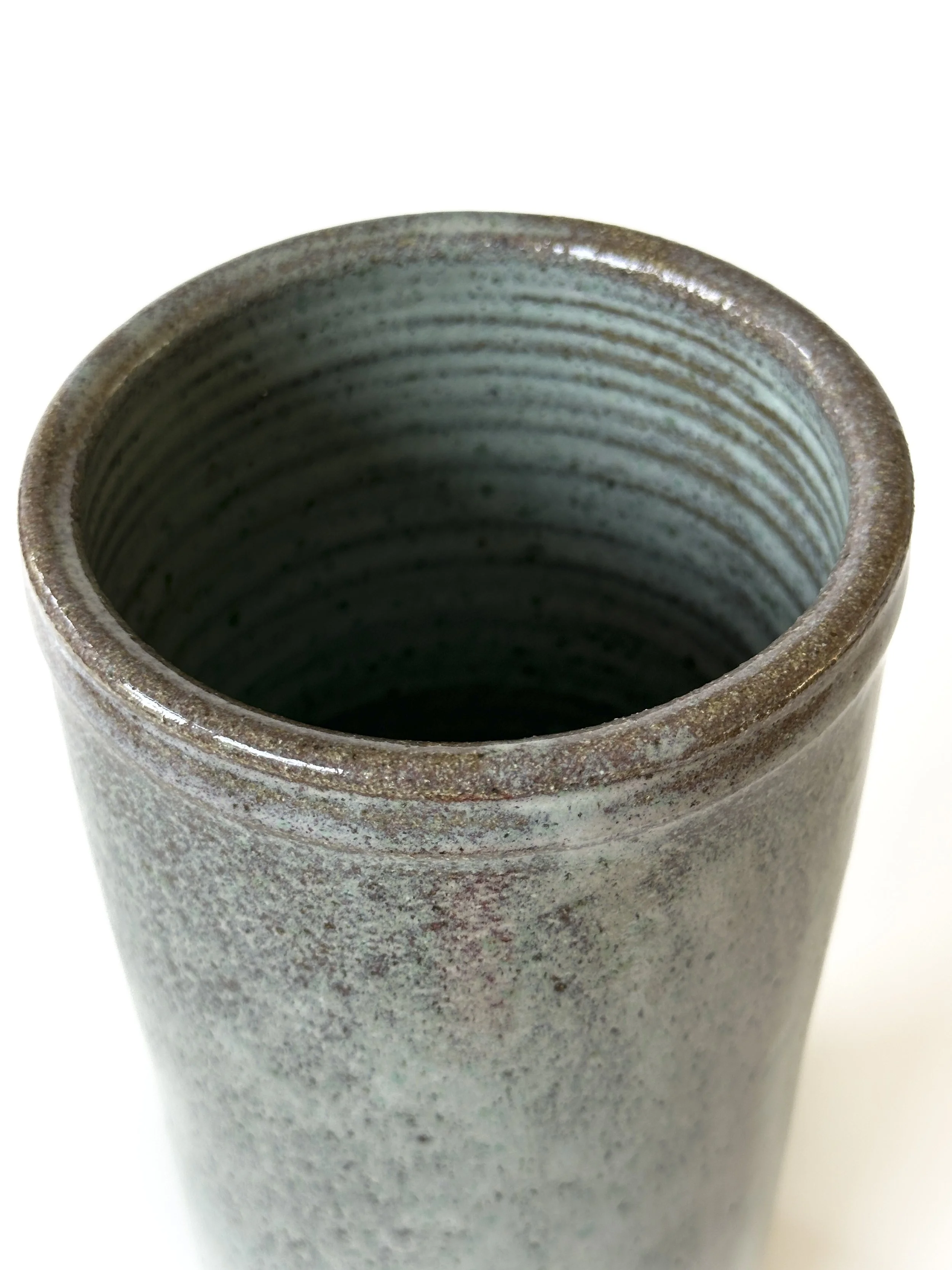 maybank_bayard_medium_vase_202601200369.jpg
