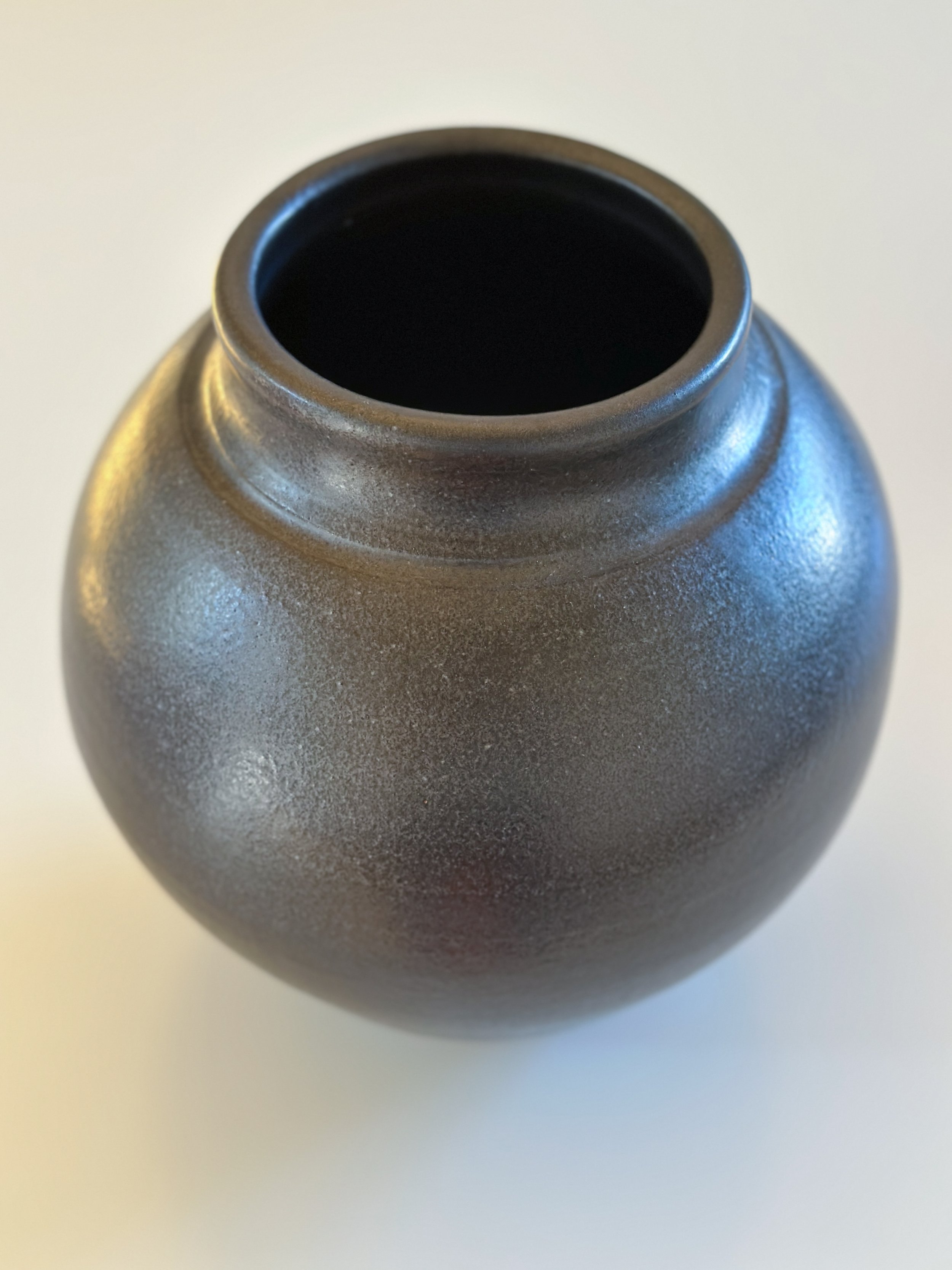 maybank_bayard_vessel_brown_black_20251211_06.jpg