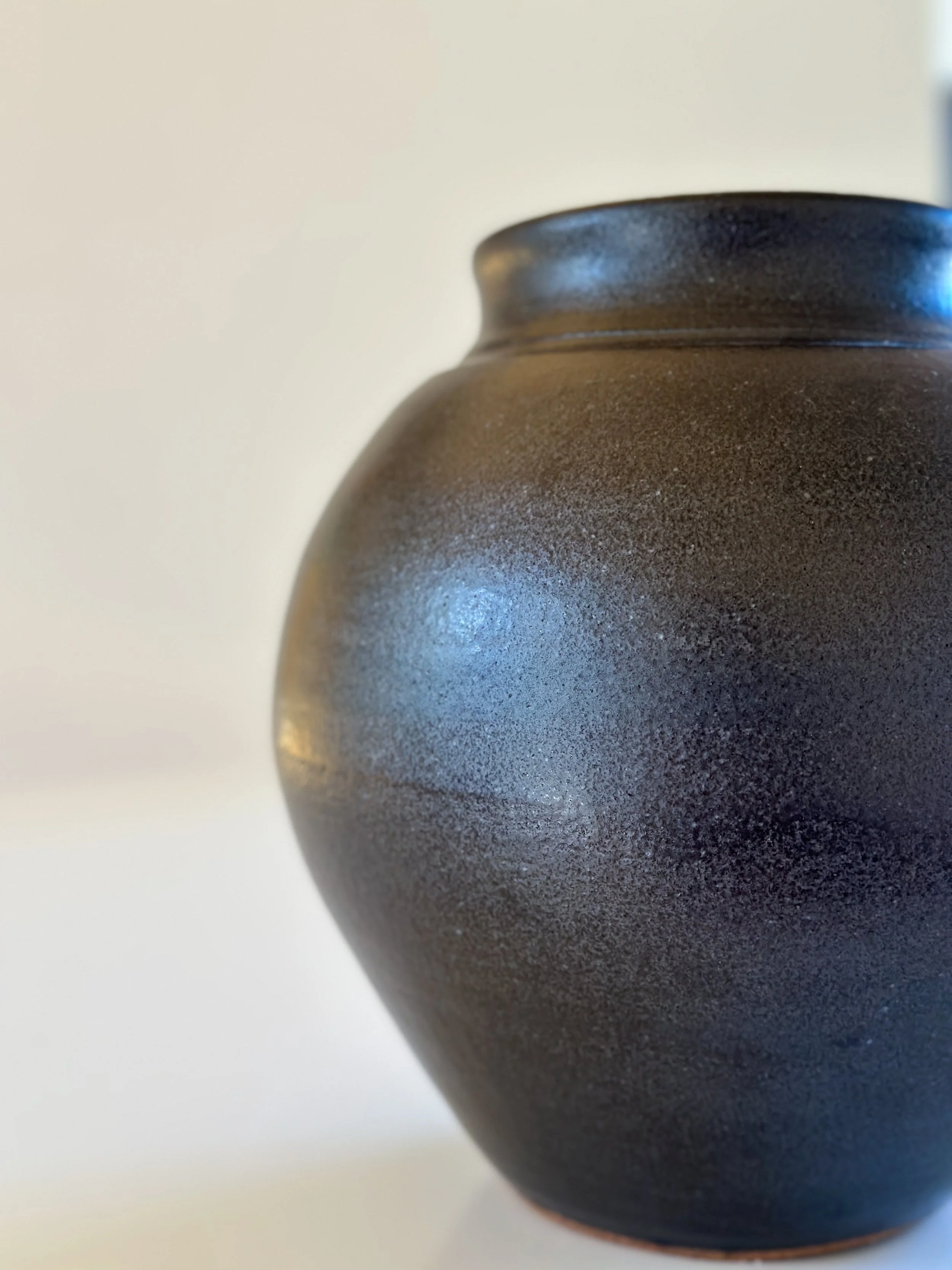 maybank_bayard_vessel_brown_black_20251211_10.jpg