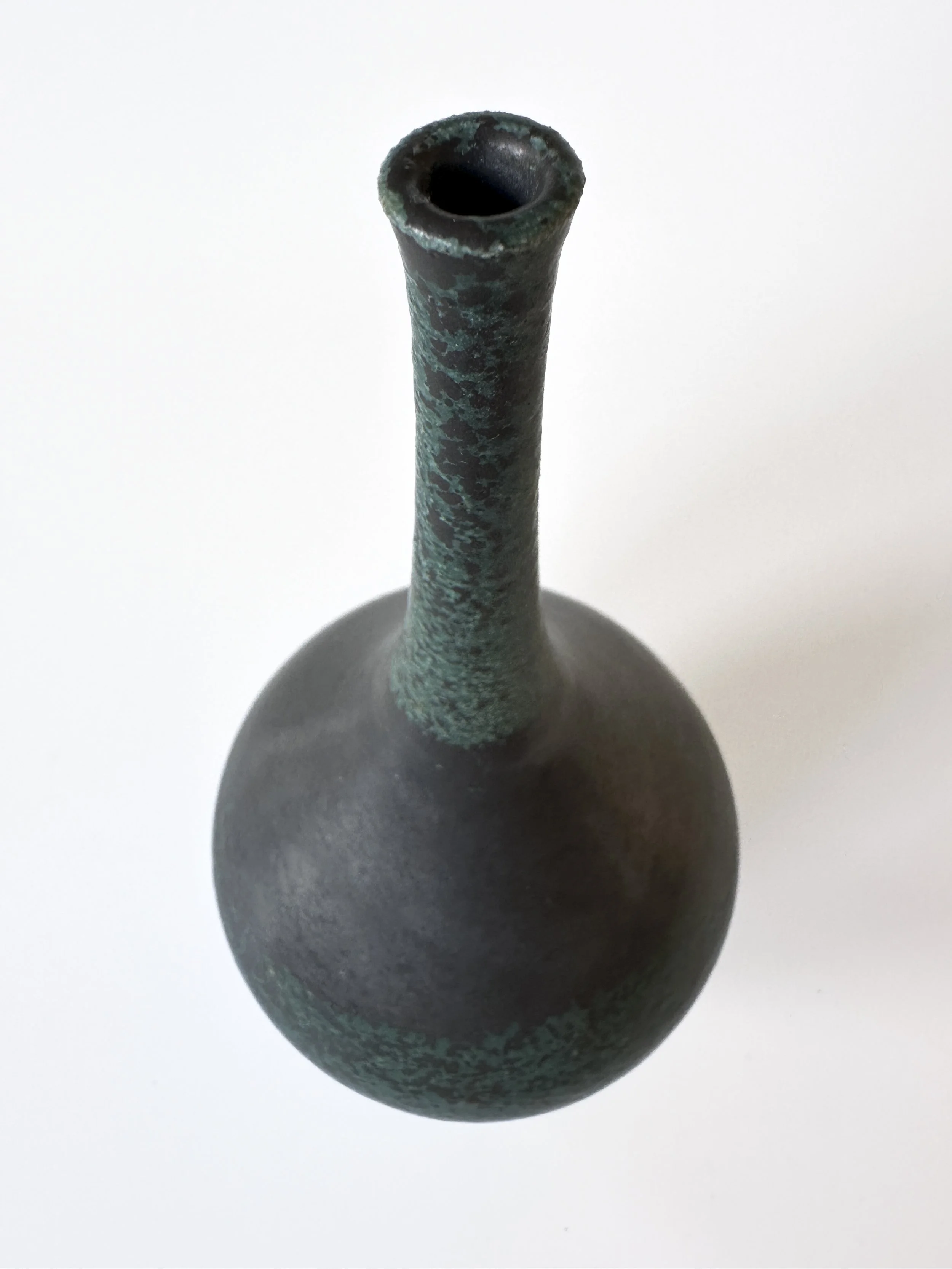 bolton_skyler_medium_needlenose_vase_202601200225.jpg
