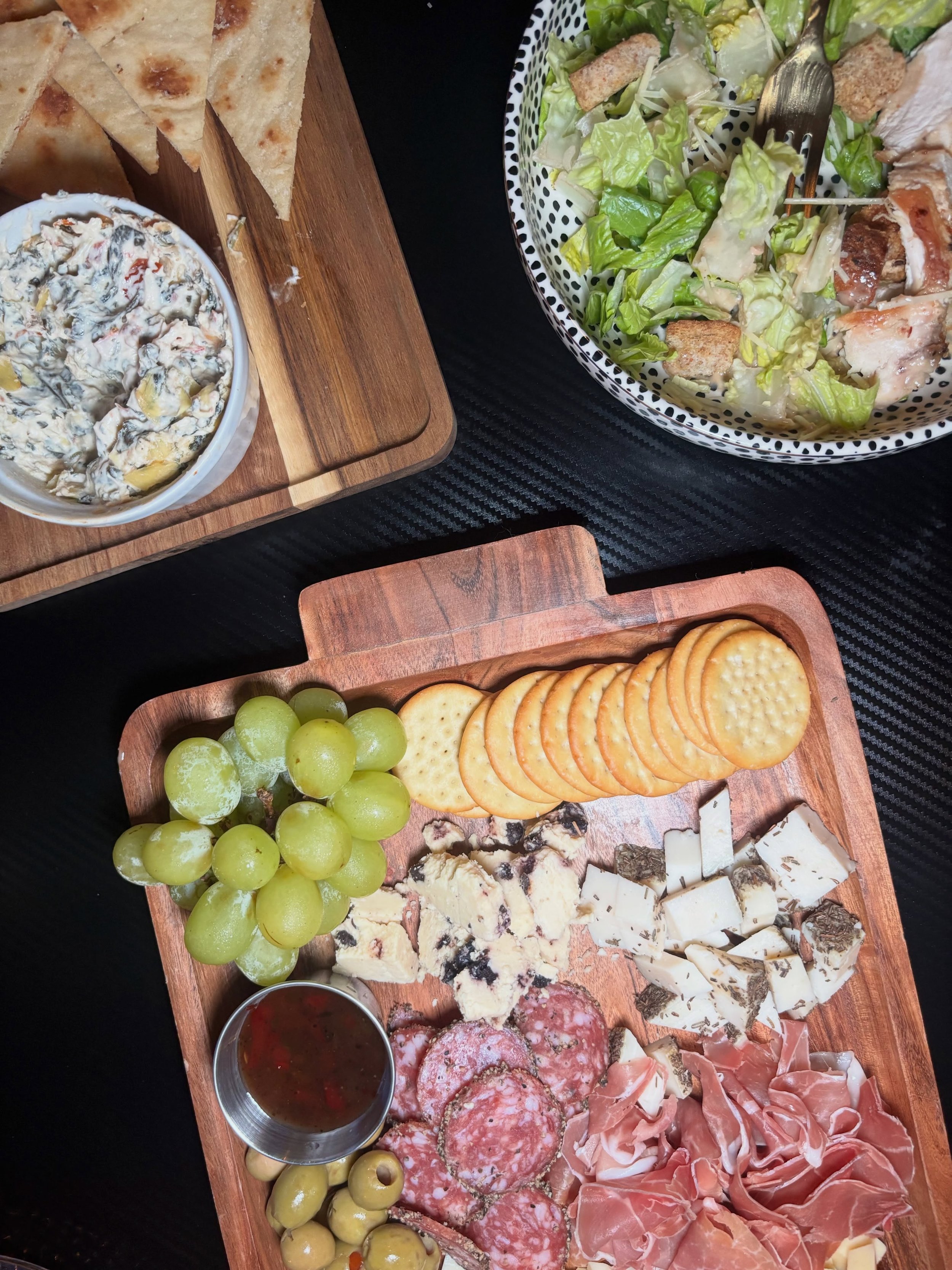 Girl dinner and a cocktail💕
Join us this Friday for girls night out at @atelier.pc 

Sign up in bio✨

#northfloridasocial