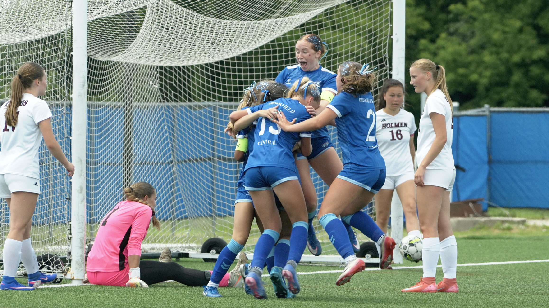Brookfield Central Sneak By Holmen With 98th Minute Winner