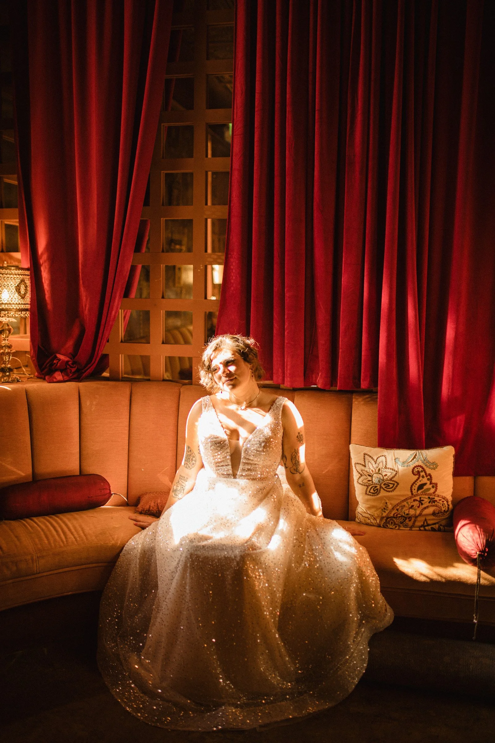 Bride and groom portraits at The Ruins Queen Anne, Seattle
