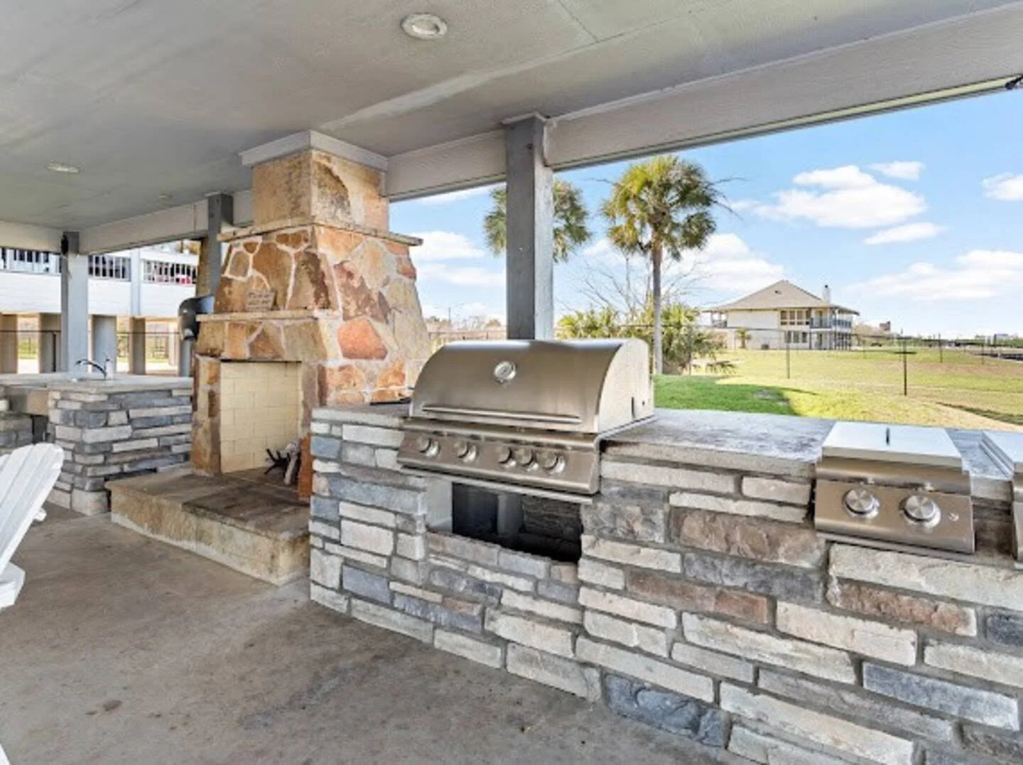 outdoor kitchen.jpeg