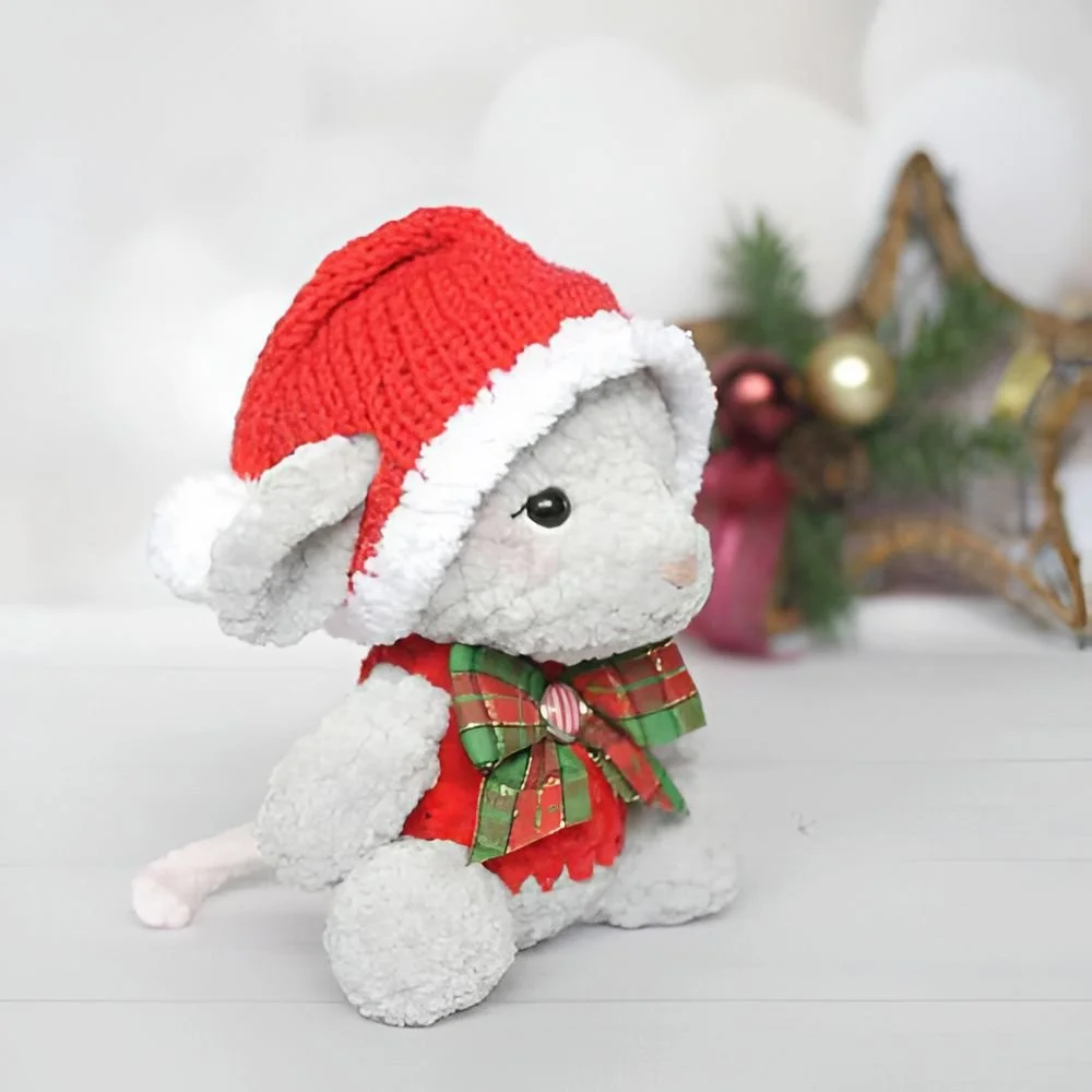Christmas Mouse with Outfit Free Crochet Pattern