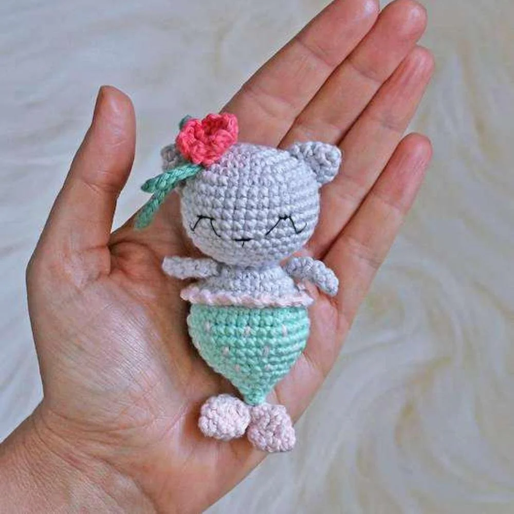 Tiny Ocean Mermaid Kitty Free Crochet Pattern