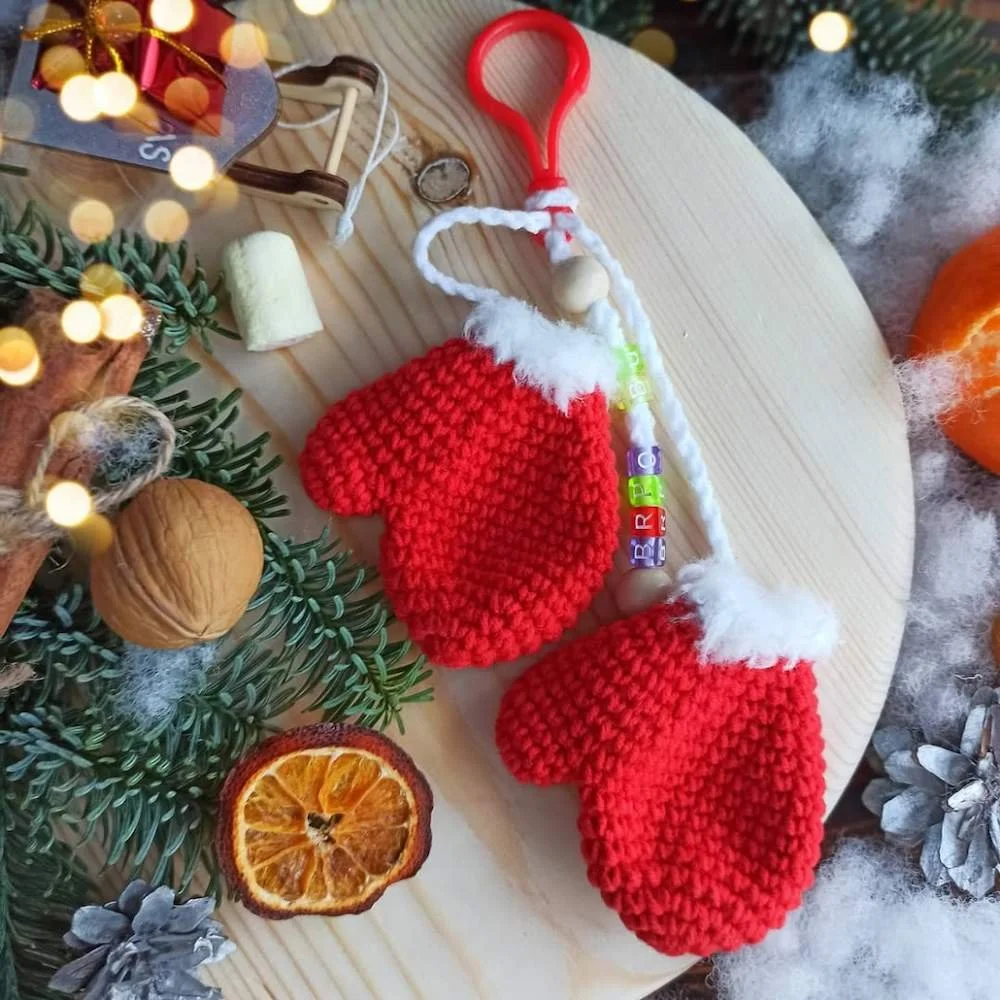 Christmas Mittens Free Crochet Pattern