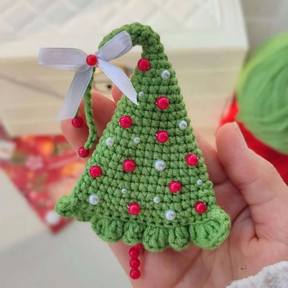 Free Christmas Tree Ornament Crochet Pattern