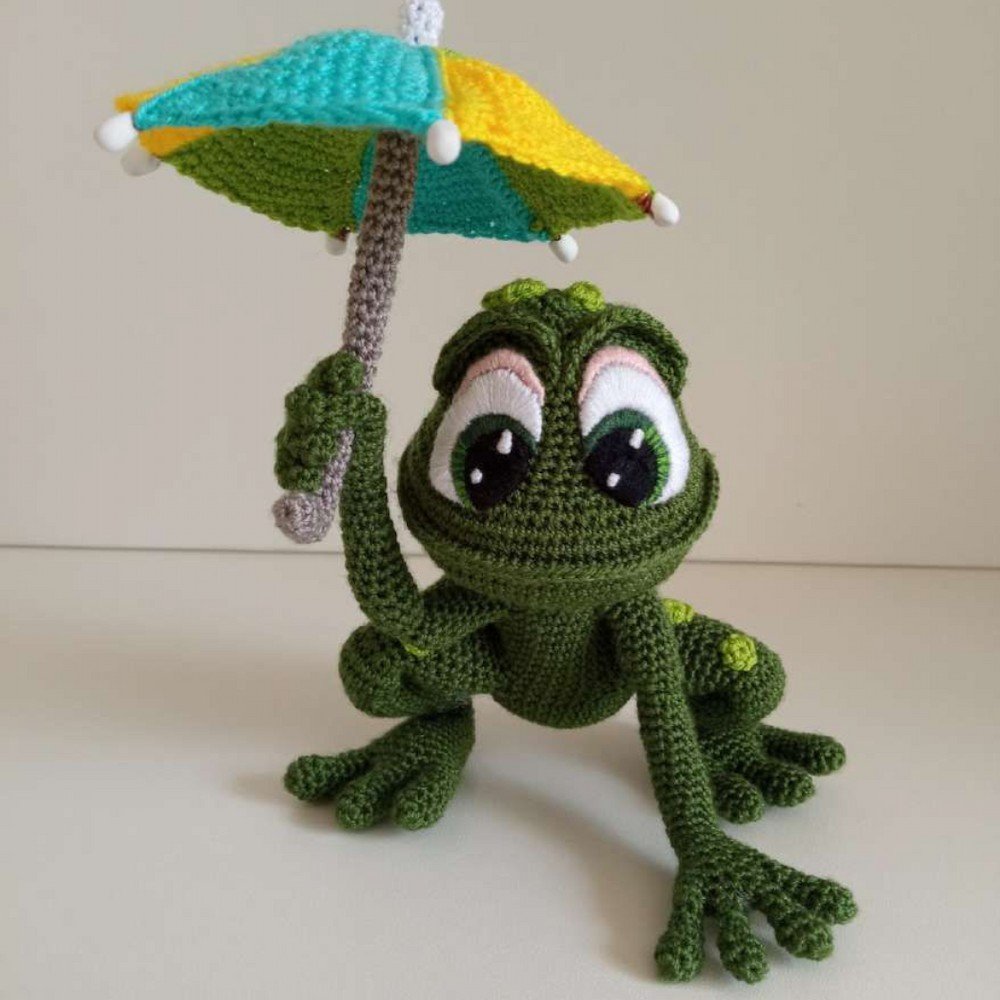 Cute Plush Frog Crochet Pattern.jpg