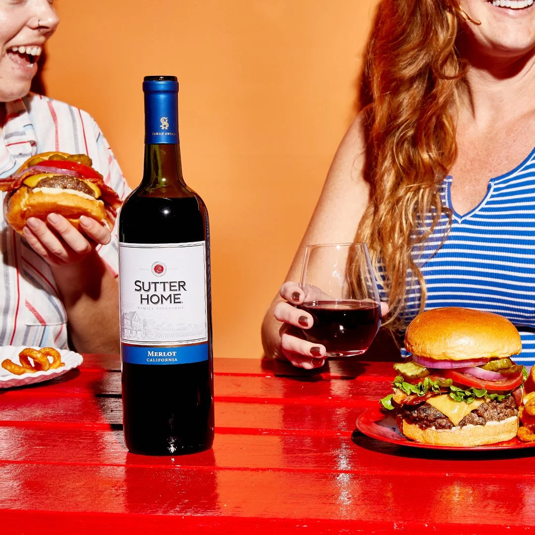 HowDoYouEatYourBurger02.jpg