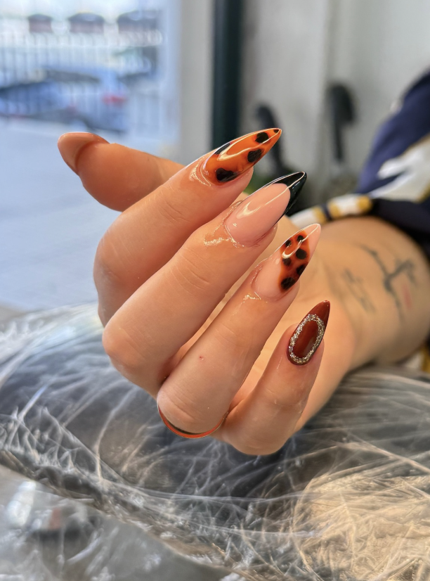 animal print com toque elegante e luxuoso.