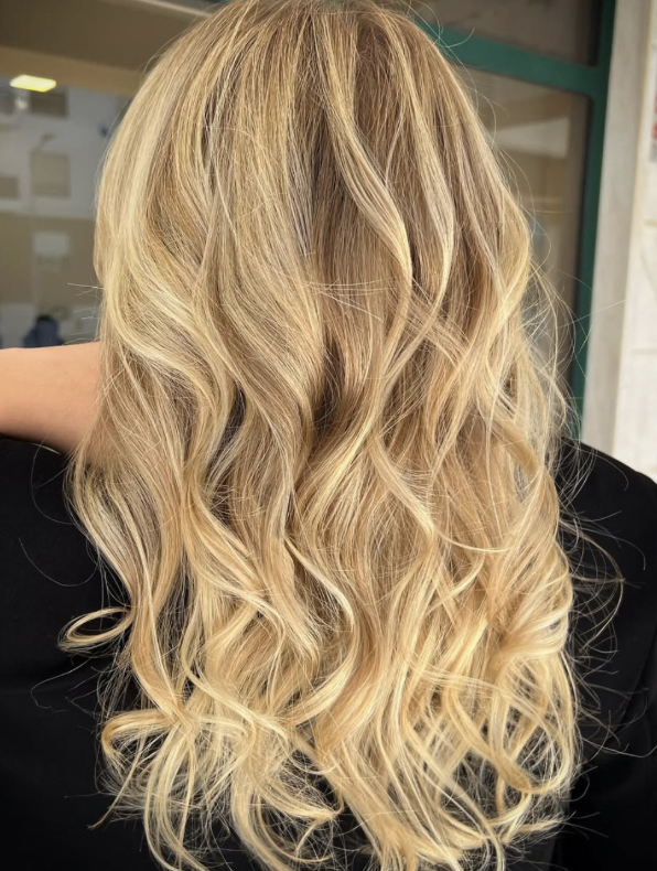 golden blonde — para realçar o brilho em si.