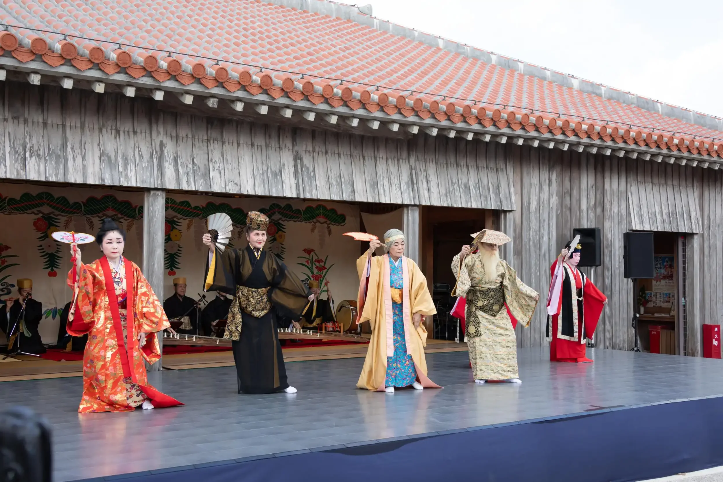 Okinawa traditional dance at Shuri Castle