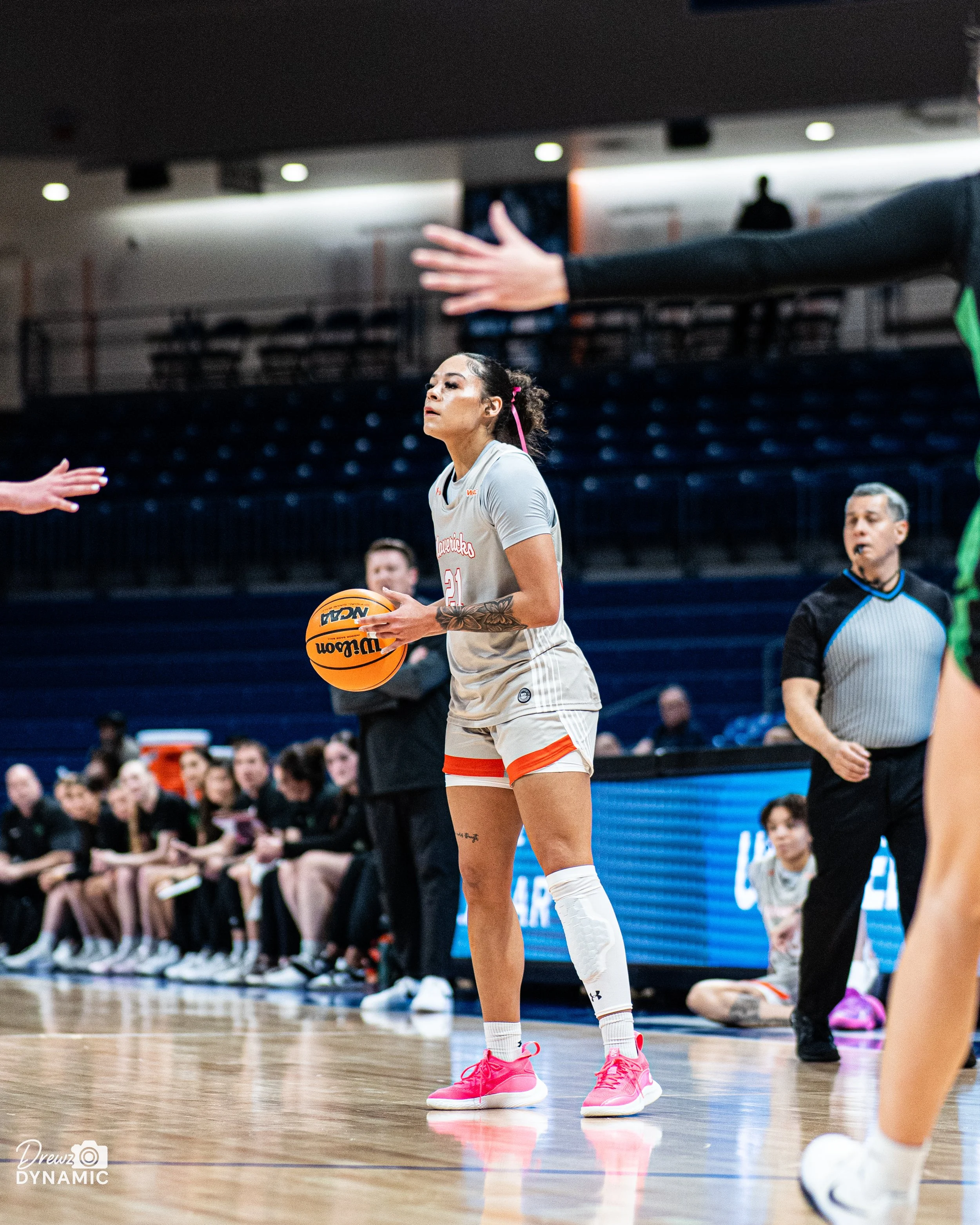 UTA VS Wolverines-8 2.JPEG