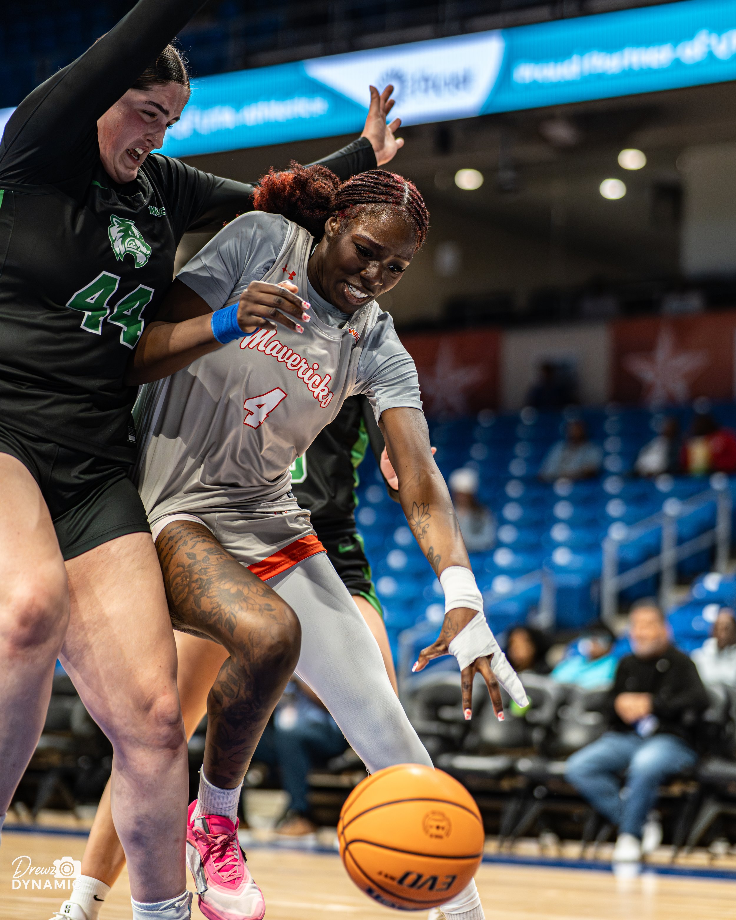 UTA VS Wolverines-5.JPEG