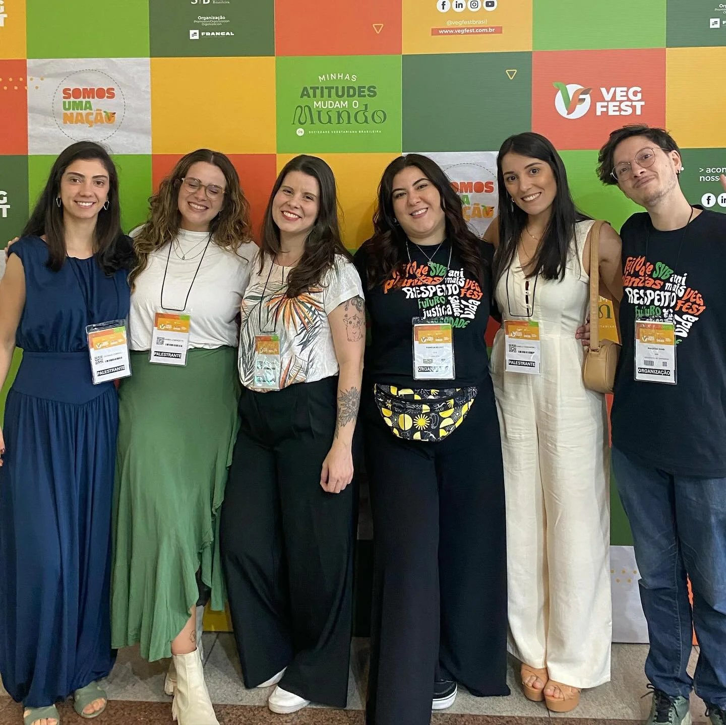 Minha bolha vegana 🌱

O que faz esse evento ser t&atilde;o especial &eacute; poder estar com pessoas que eu admiro e amo tanto! 

J&aacute; pode come&ccedil;ar a contagem regressiva para o ano que vem? 😅