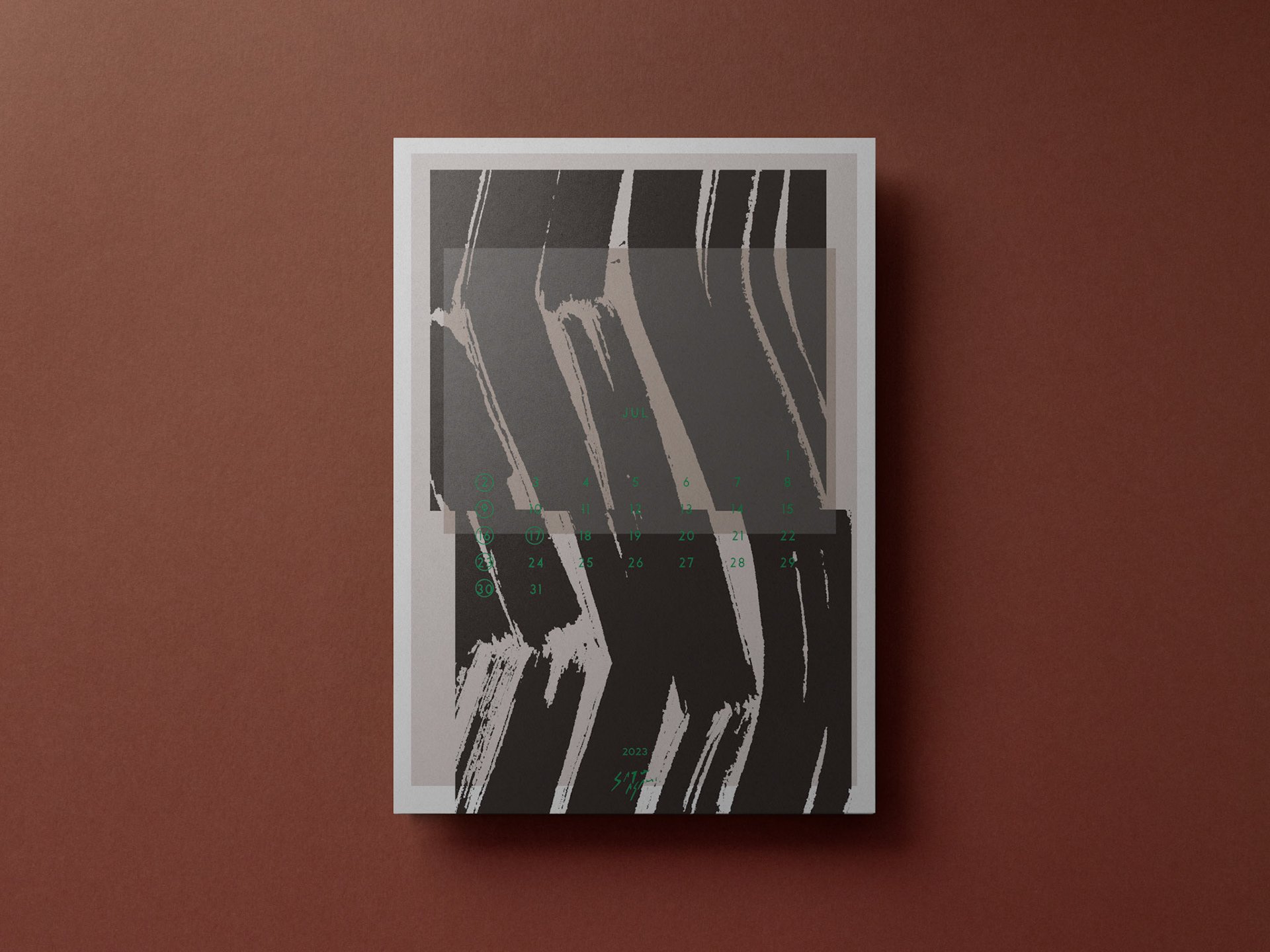 重なり合うグレーと黒の筆致が特徴的な、2023年7月のアートカレンダー。Layered gray and black strokes — Art calendar for July 2023 by Asami Sato.